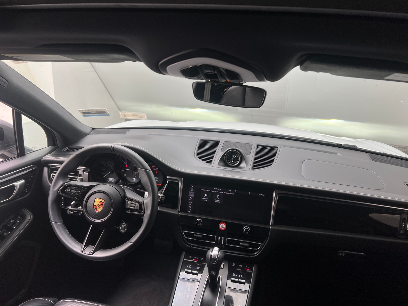 Thumbnail: 2023 Porsche Macan - 2