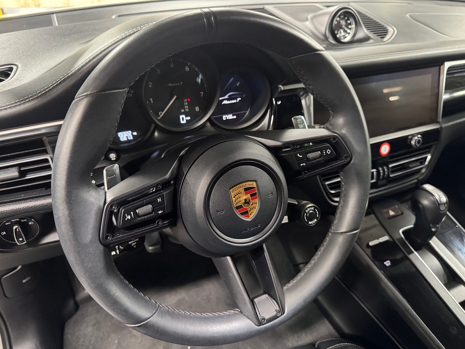 Thumbnail: 2023 Porsche Macan - 4