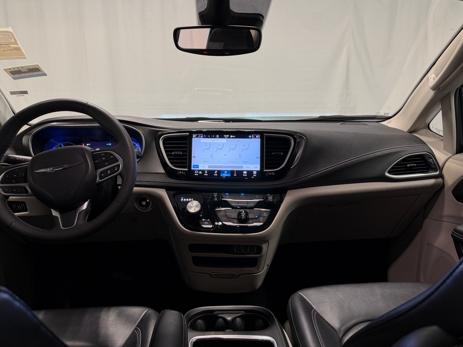 Thumbnail: 2024 Chrysler Pacifica - 2