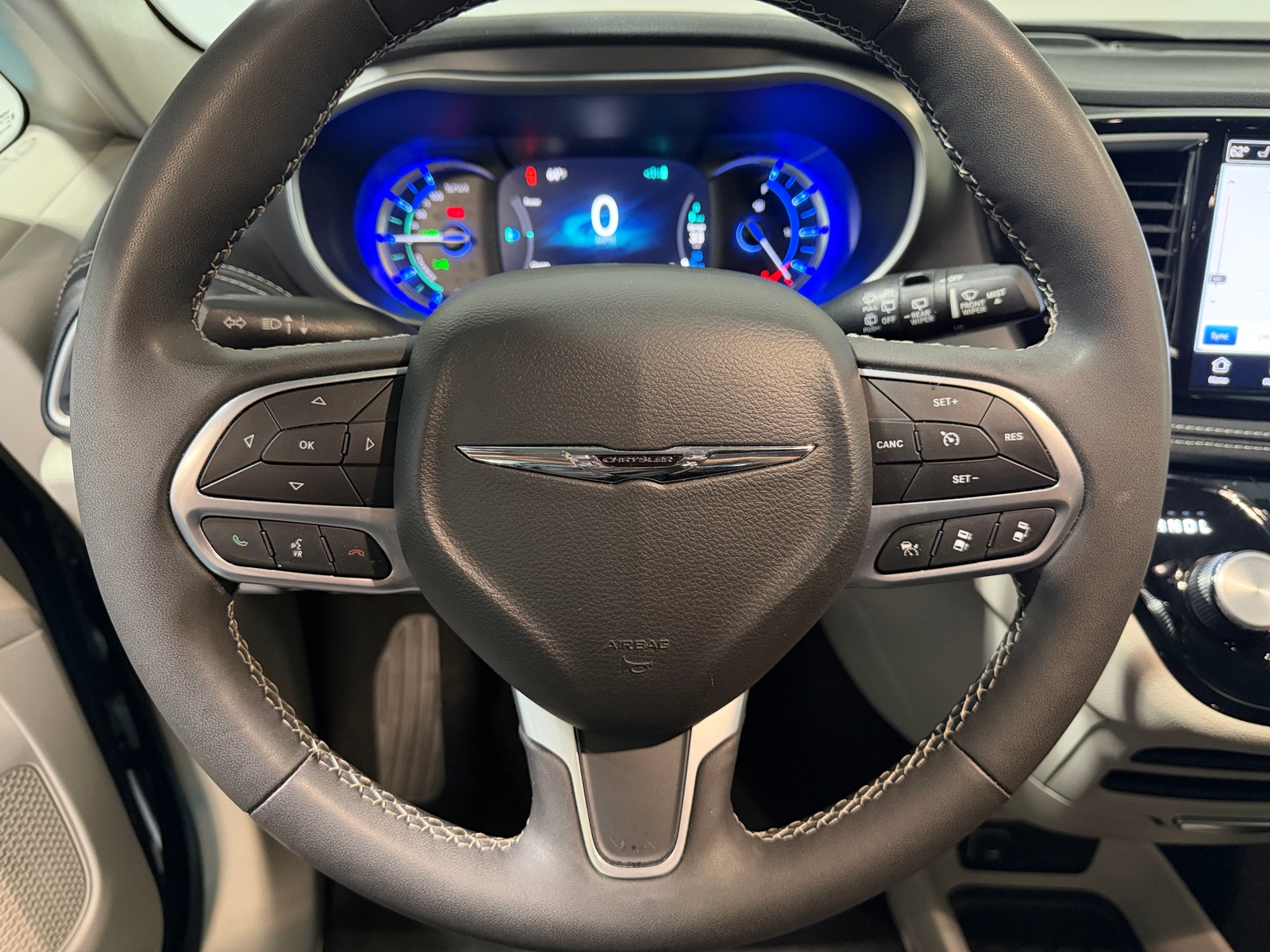 Thumbnail: 2024 Chrysler Pacifica - 4