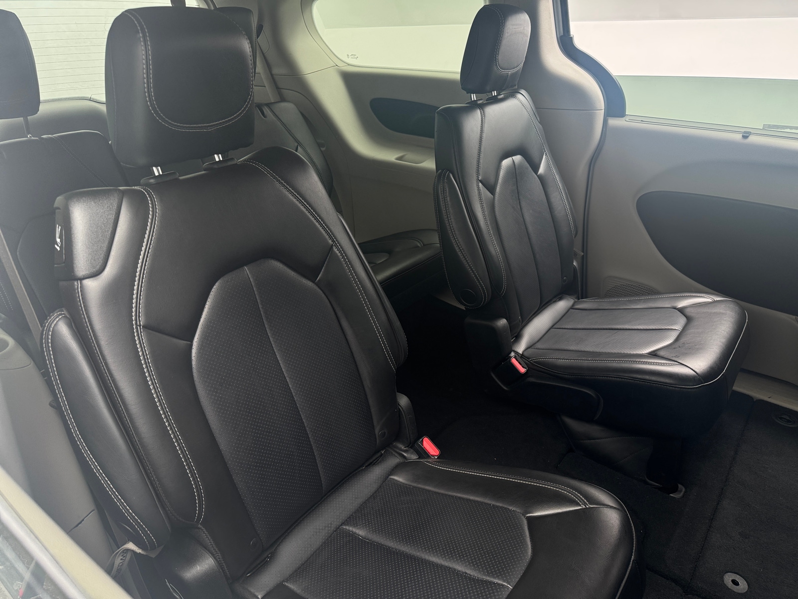 Thumbnail: 2023 Chrysler Pacifica - 5