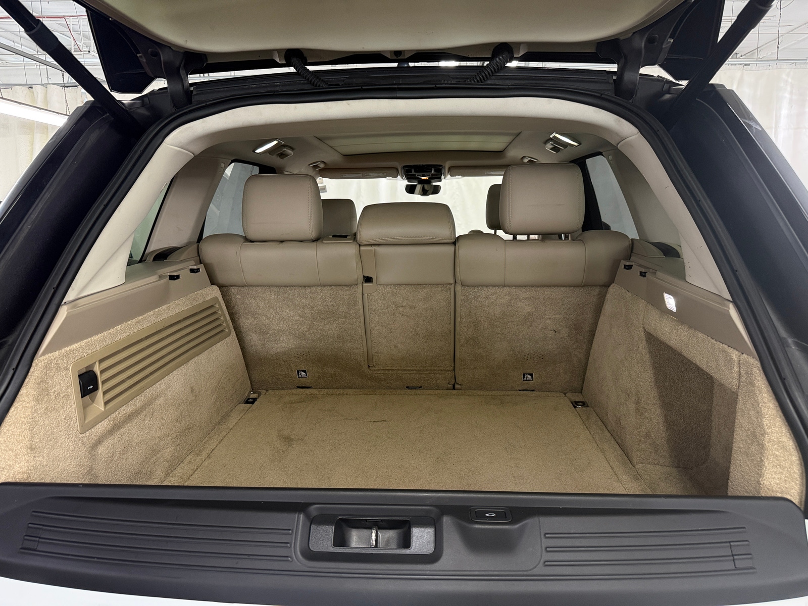 Thumbnail: 2017 Land Rover Range Rover - 6