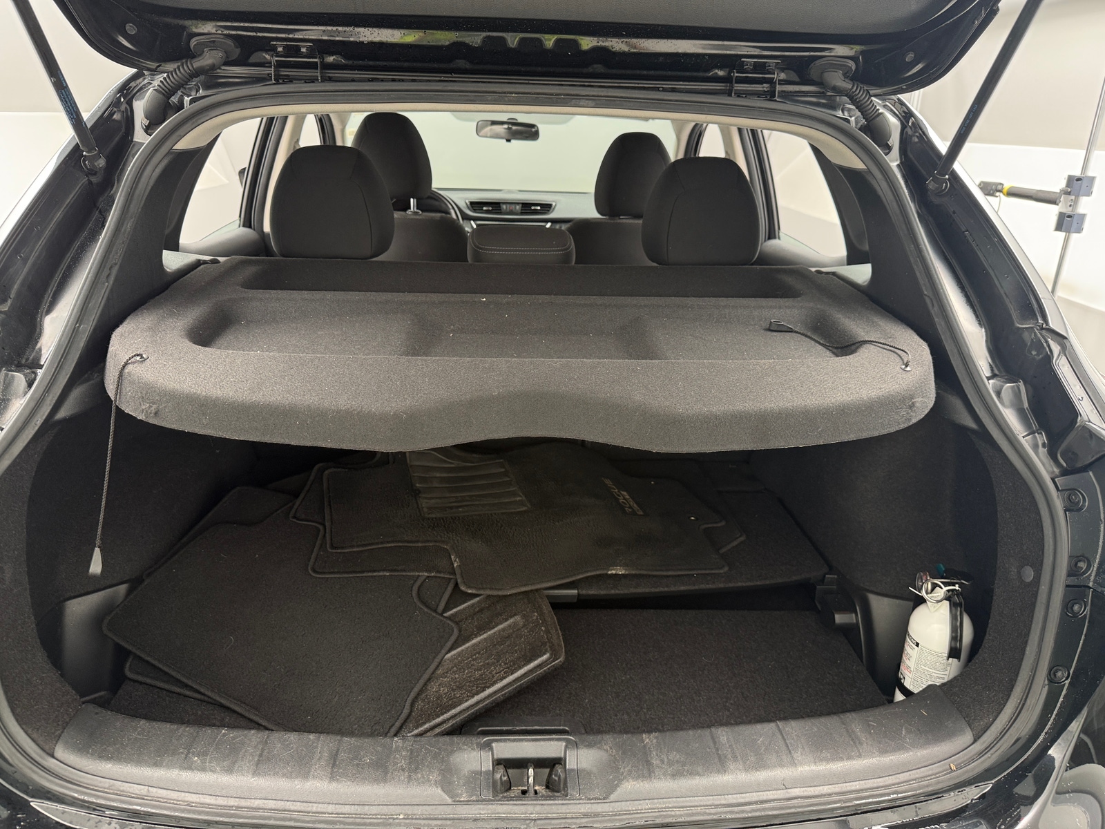 Thumbnail: 2017 Nissan Rogue Sport - 7