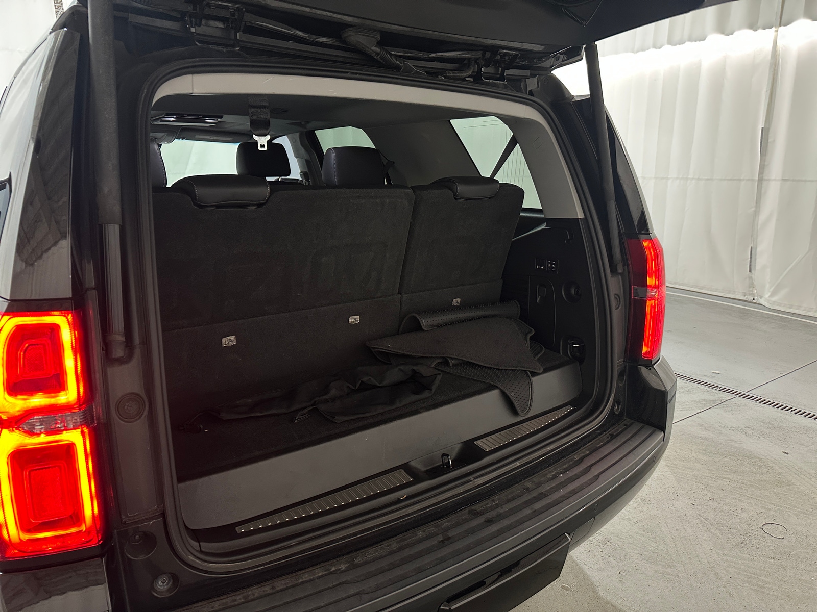 Thumbnail: 2018 Chevrolet Tahoe - 6