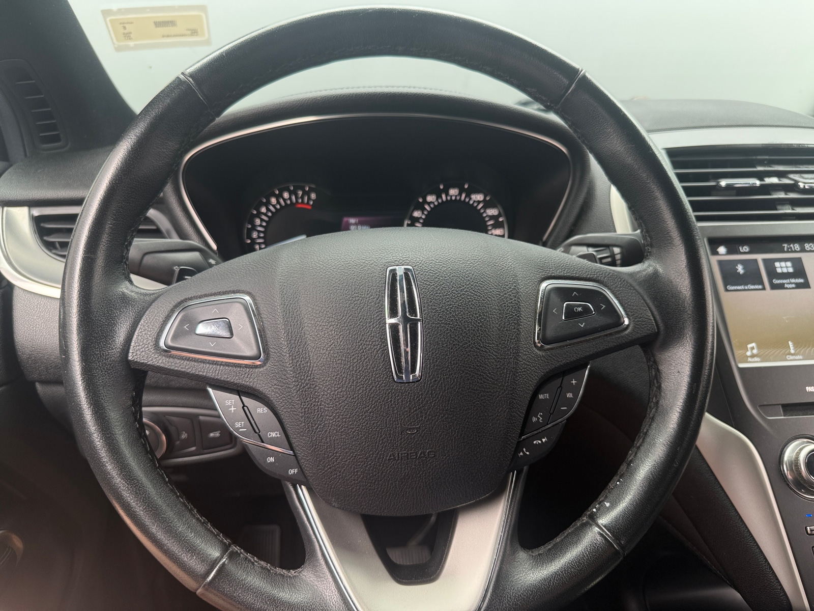 Thumbnail: 2017 Lincoln MKC - 4