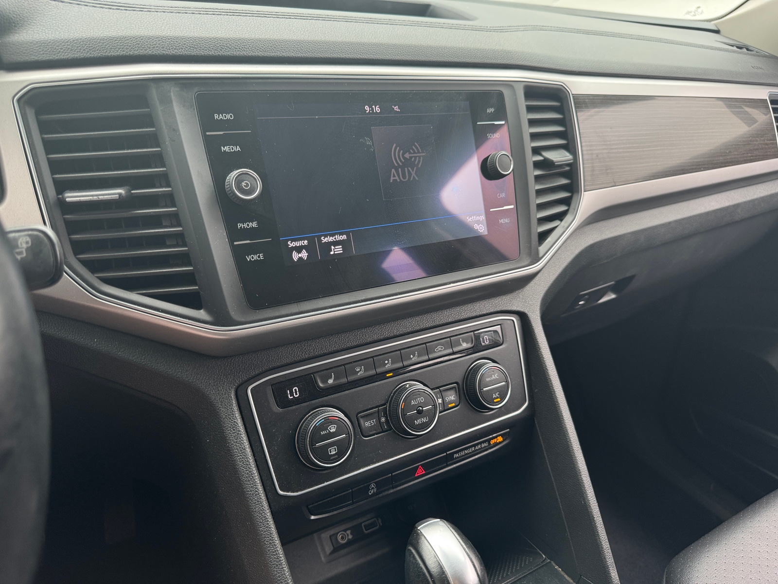 Thumbnail: 2018 Volkswagen Atlas - 3