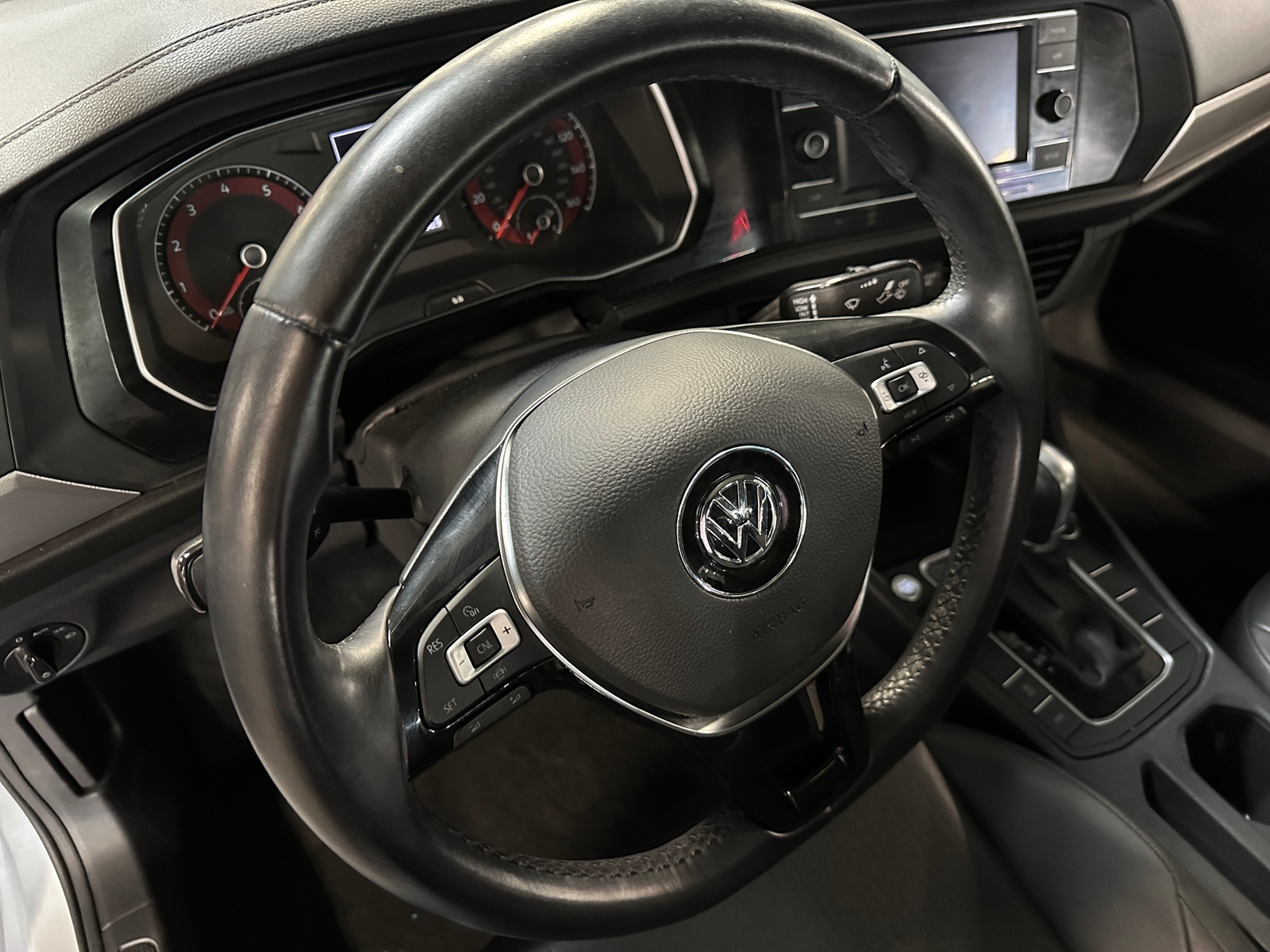 Thumbnail: 2019 Volkswagen Jetta - 4
