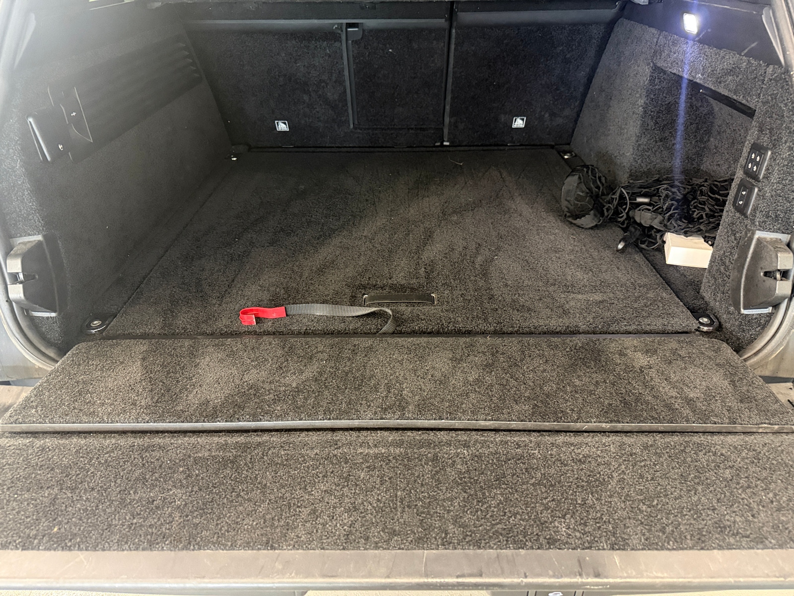 Thumbnail: 2019 Land Rover Range Rover - 6