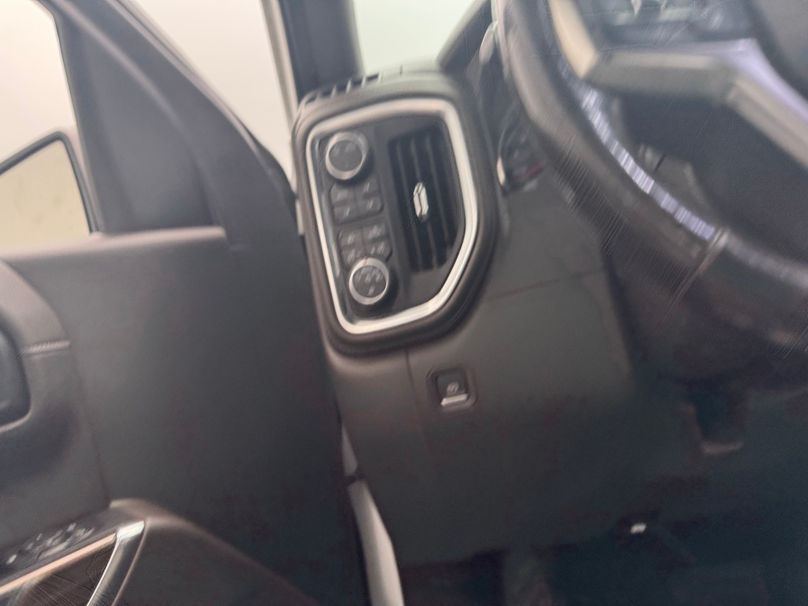 Thumbnail: 2020 Chevrolet Silverado 1500 - 5