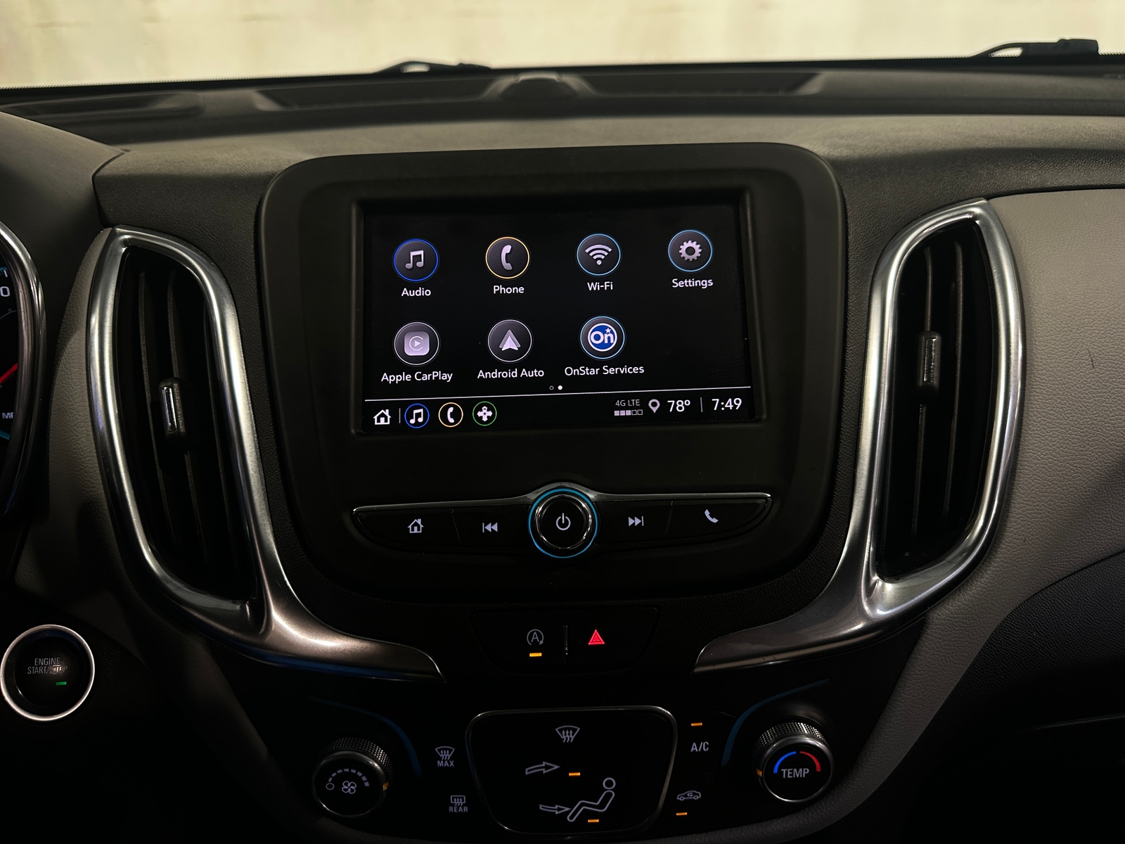 Thumbnail: 2022 Chevrolet Equinox - 4
