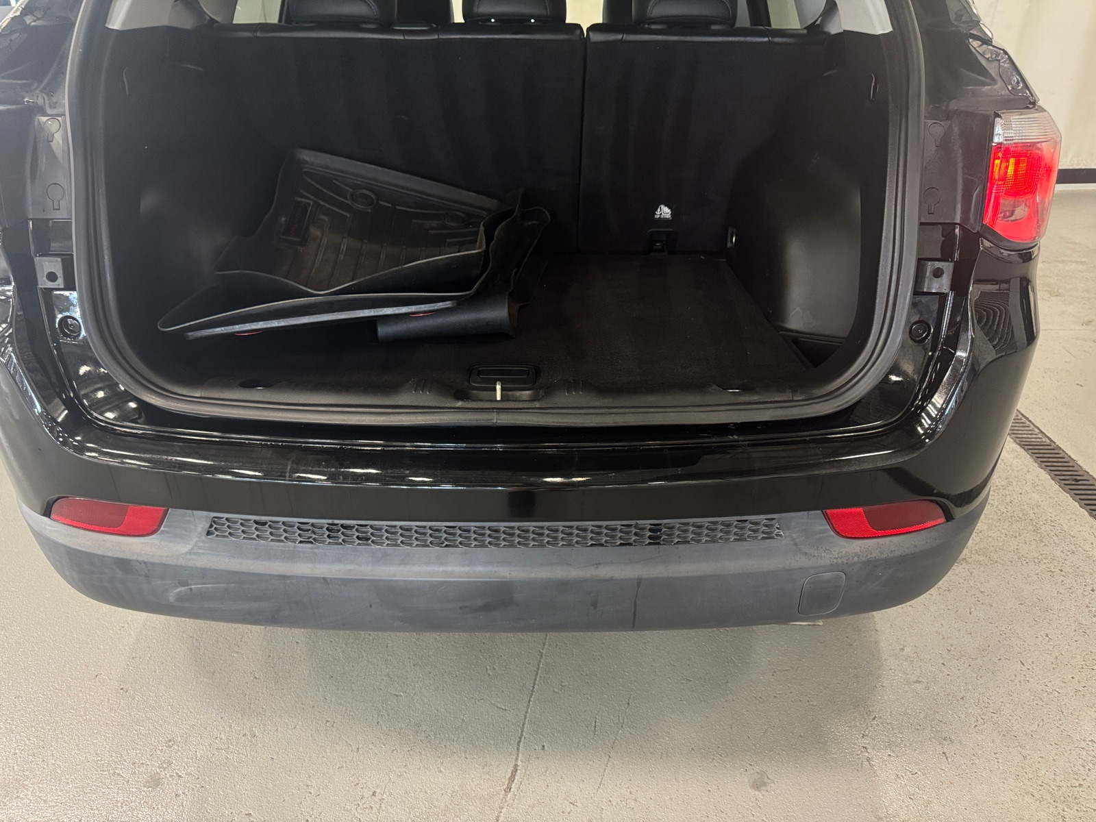 Thumbnail: 2020 Jeep Compass - 6
