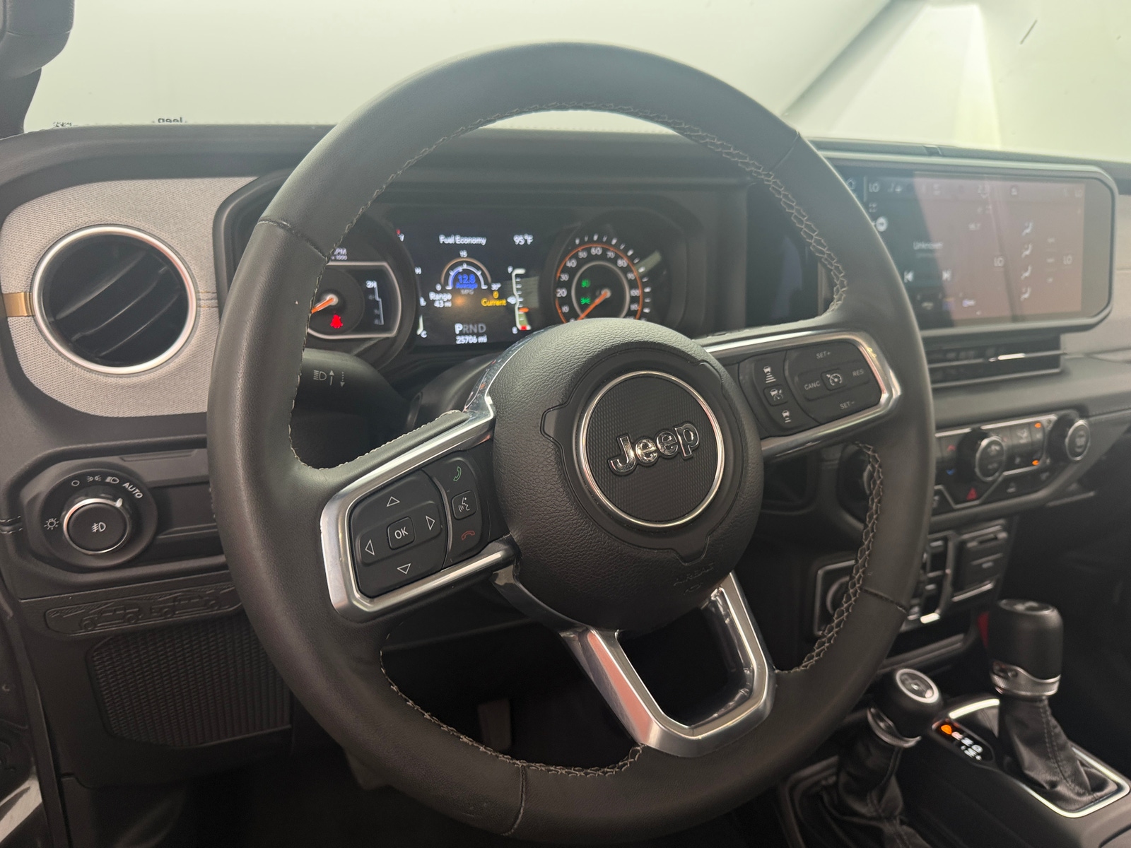 Thumbnail: 2025 Jeep Wrangler - 5