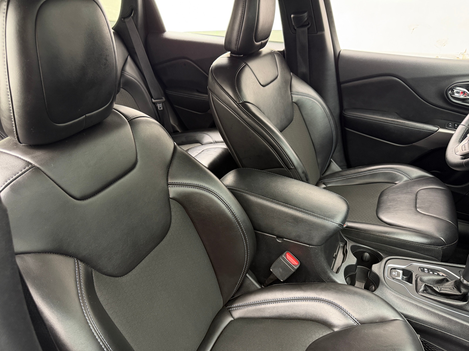 Thumbnail: 2019 Jeep Cherokee - 2