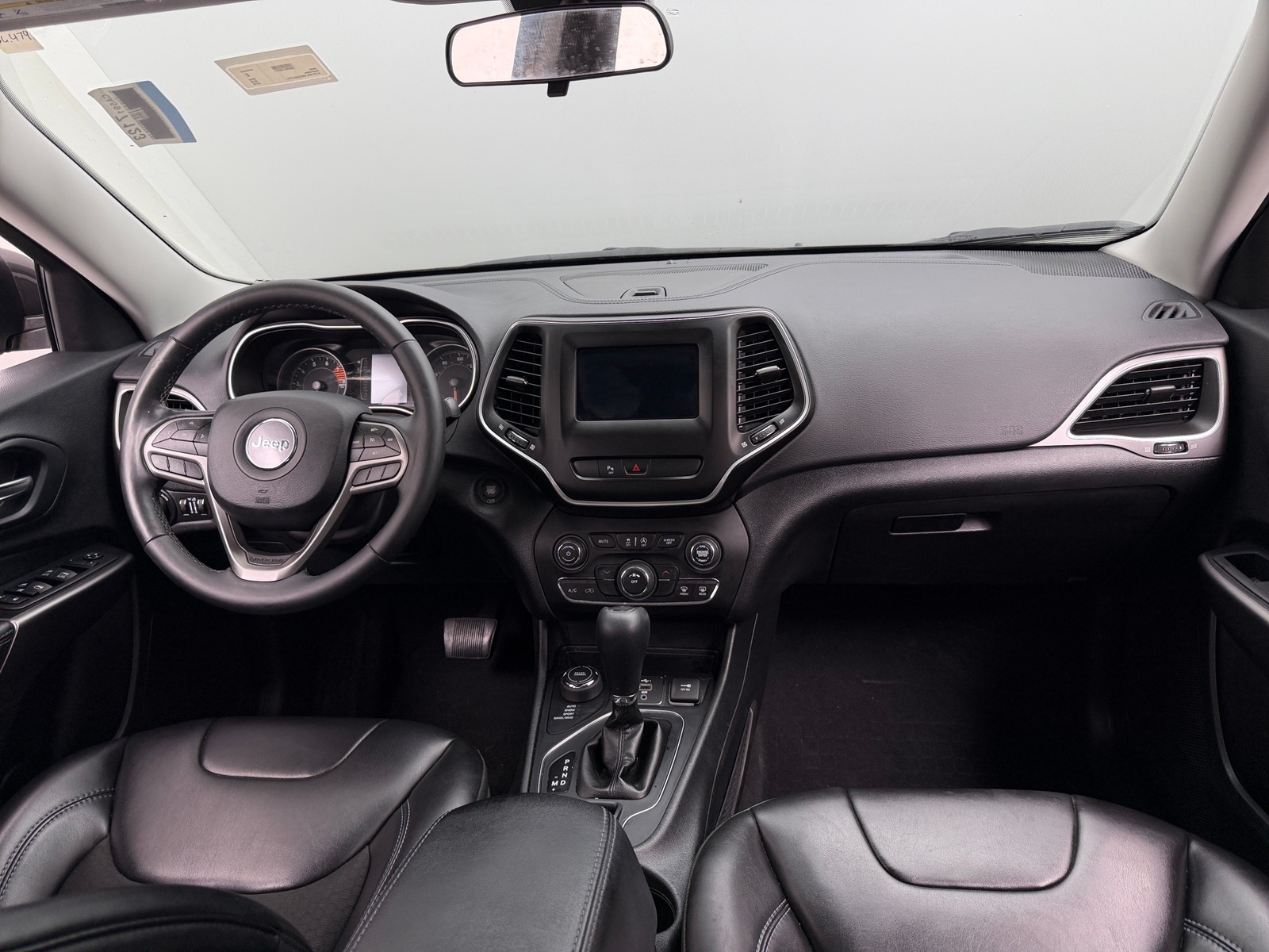 Thumbnail: 2019 Jeep Cherokee - 3
