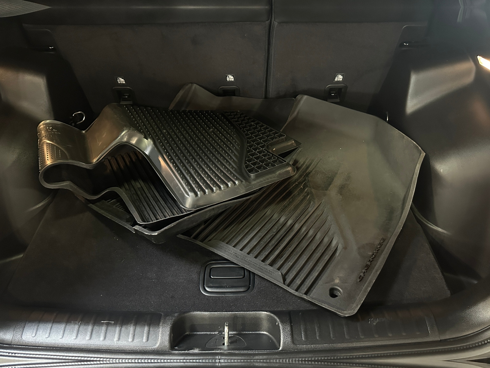 Thumbnail: 2019 Jeep Cherokee - 7