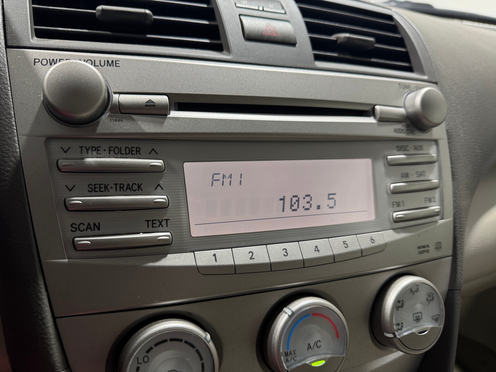 Thumbnail: 2011 Toyota Camry - 4
