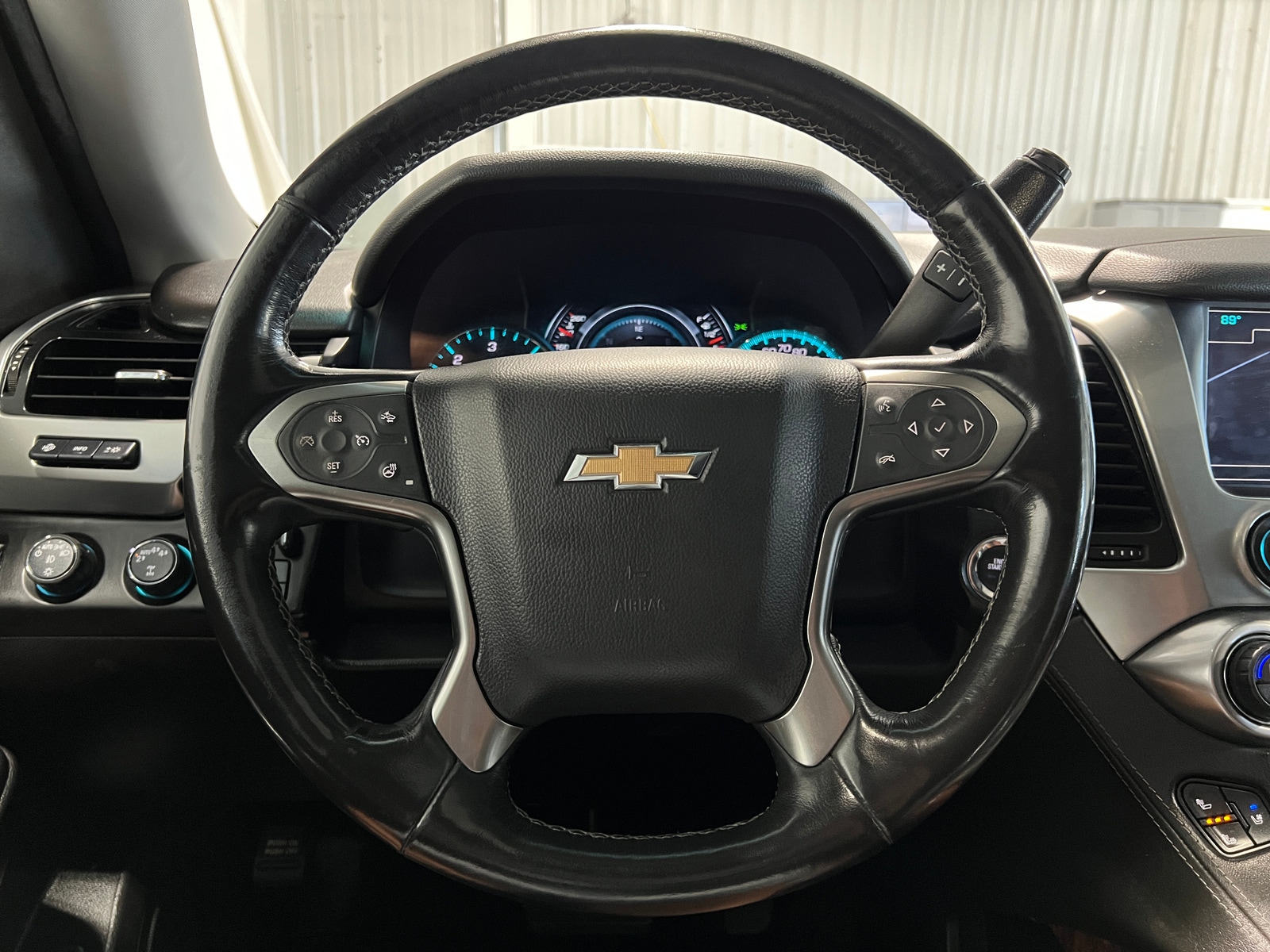 Thumbnail: 2019 Chevrolet Tahoe - 4
