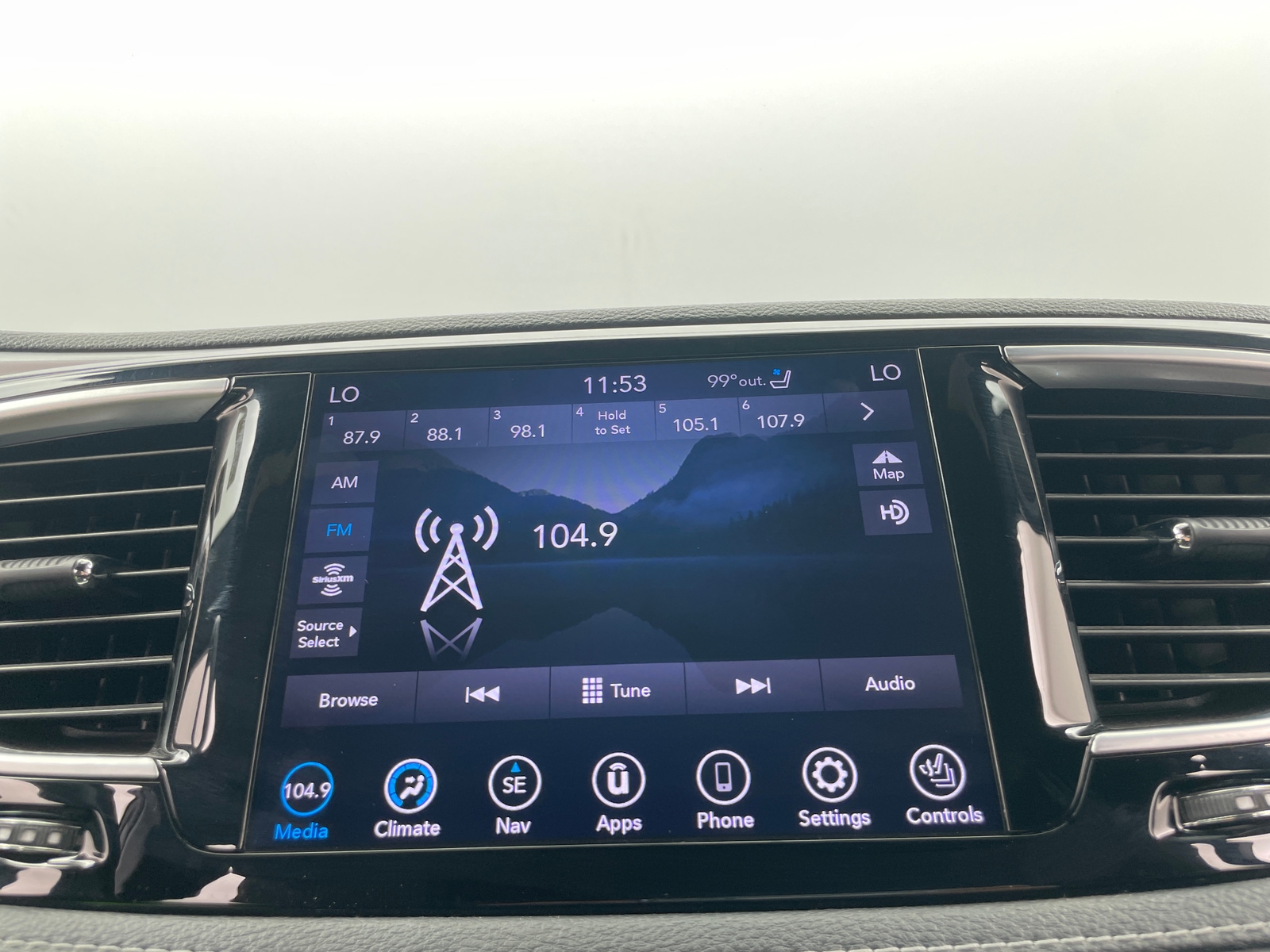 Thumbnail: 2020 Chrysler Pacifica - 3