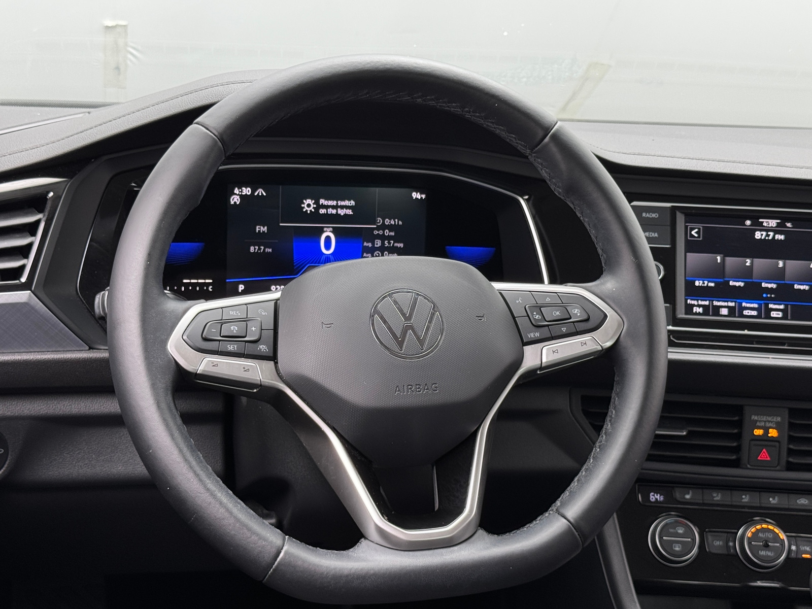 Thumbnail: 2022 Volkswagen Jetta - 4