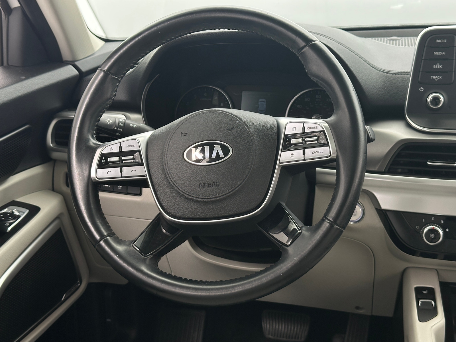 Thumbnail: 2020 Kia Telluride - 4