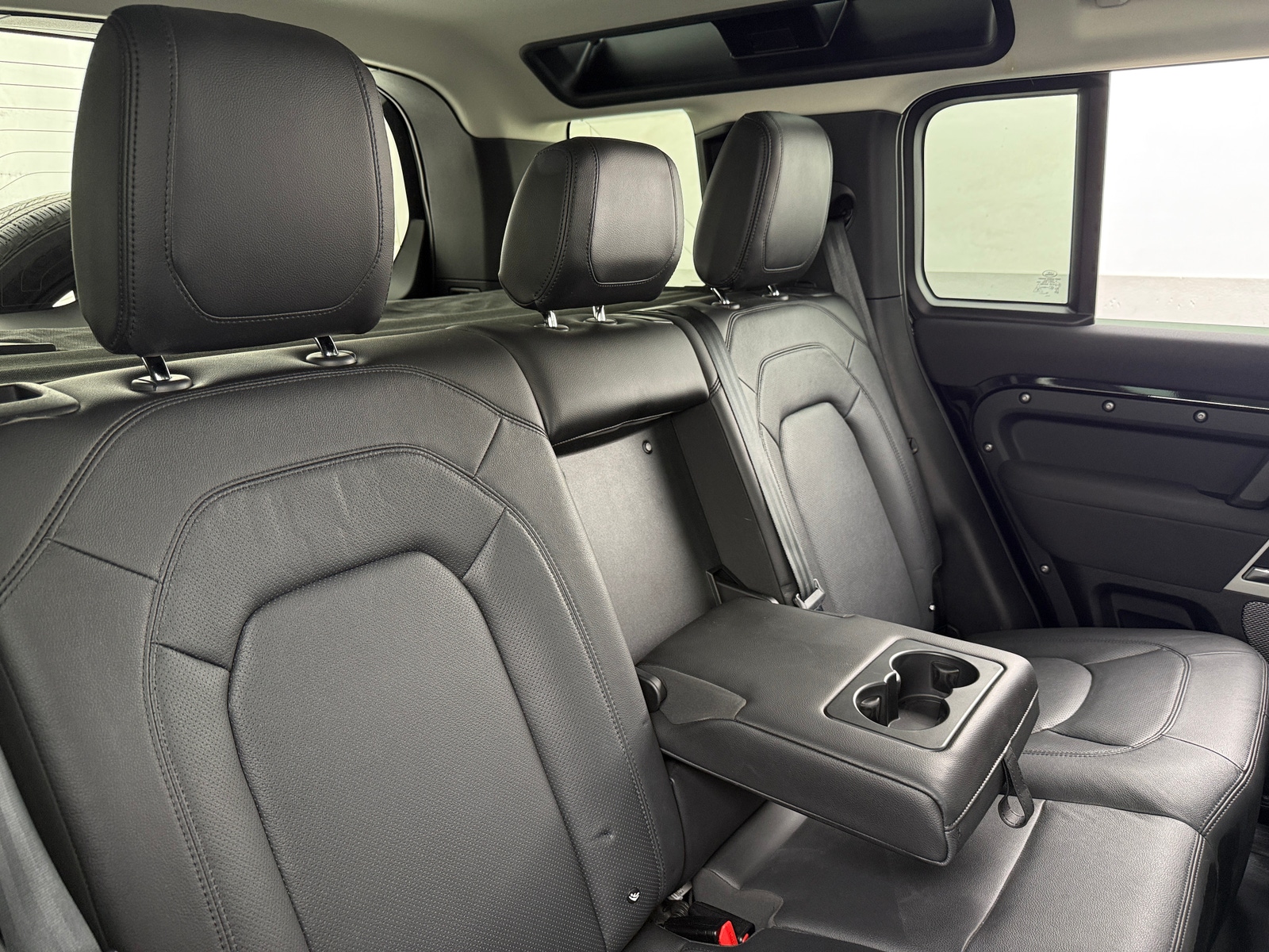 Thumbnail: 2023 Land Rover Defender - 5