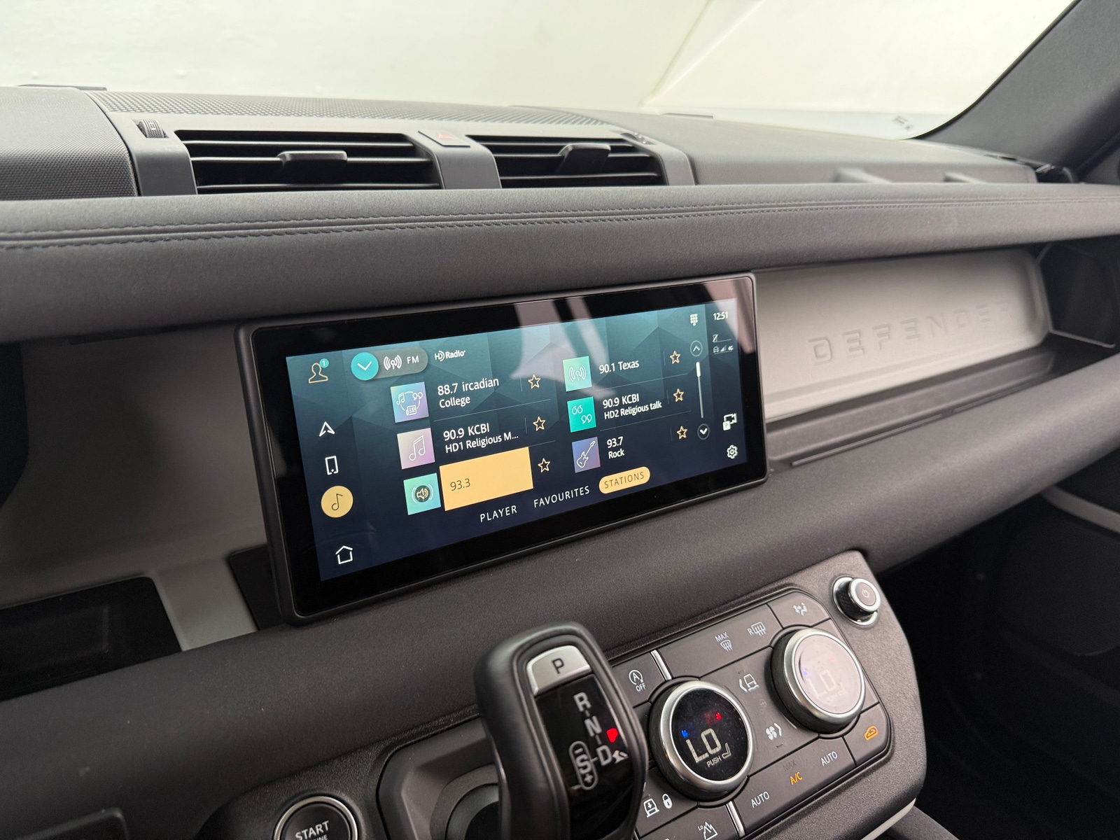 Thumbnail: 2023 Land Rover Defender - 3