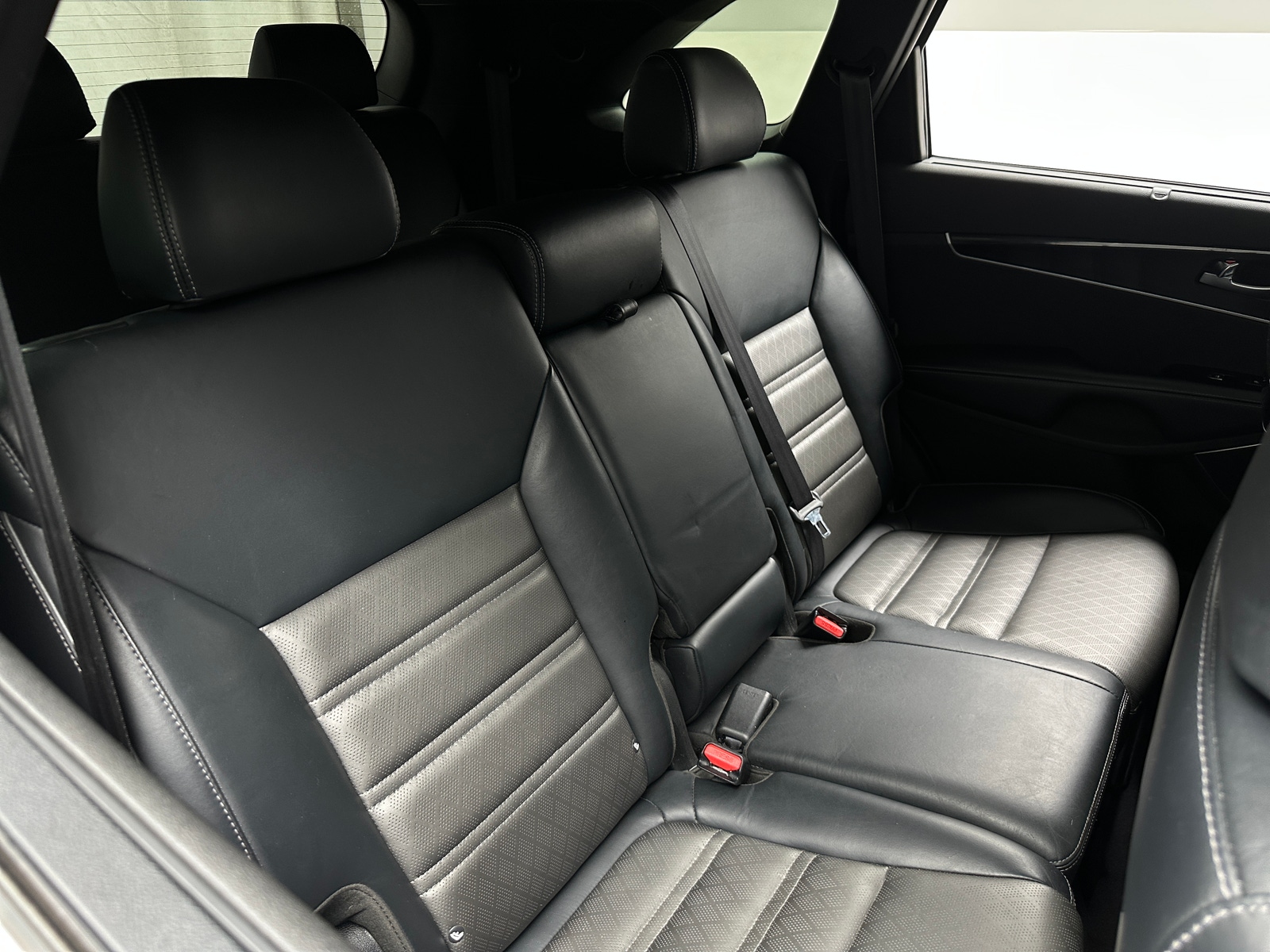 Thumbnail: 2017 Kia Sorento - 5