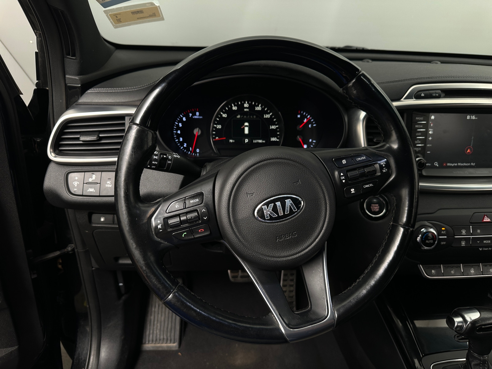 Thumbnail: 2017 Kia Sorento - 4