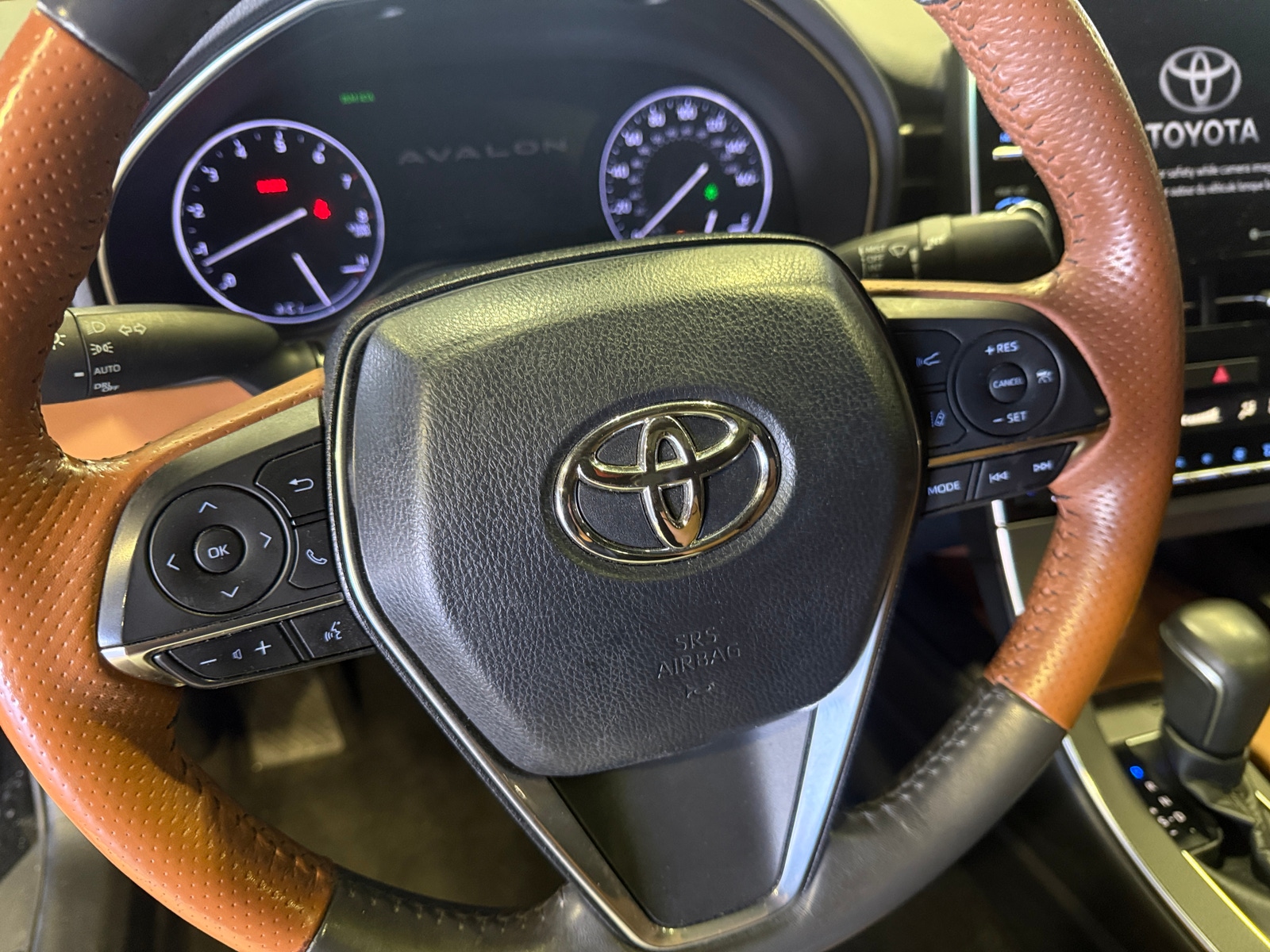 Thumbnail: 2019 Toyota Avalon - 4