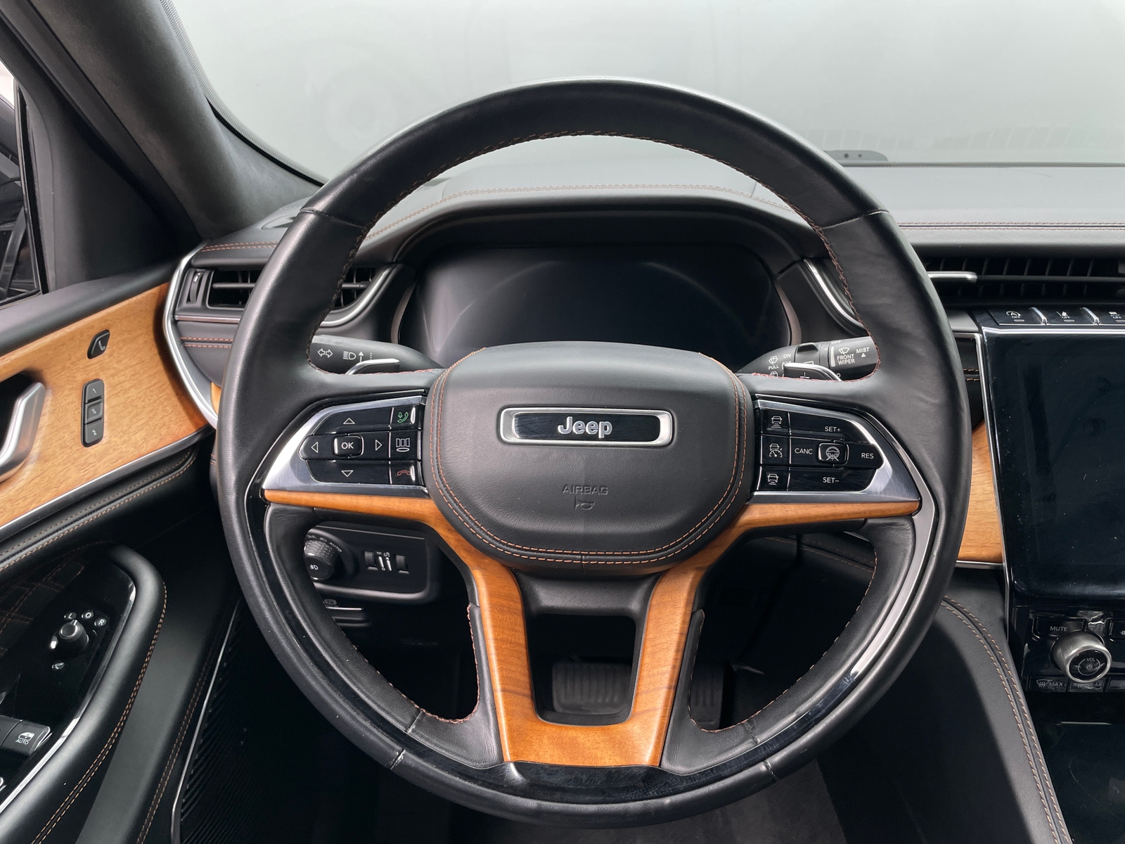 Thumbnail: 2021 Jeep Grand Cherokee L - 4
