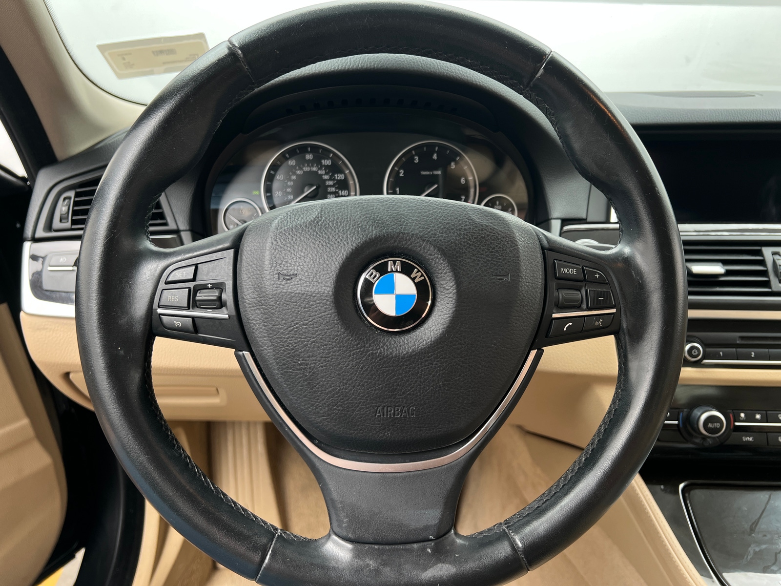 Thumbnail: 2015 BMW 5 Series - 4
