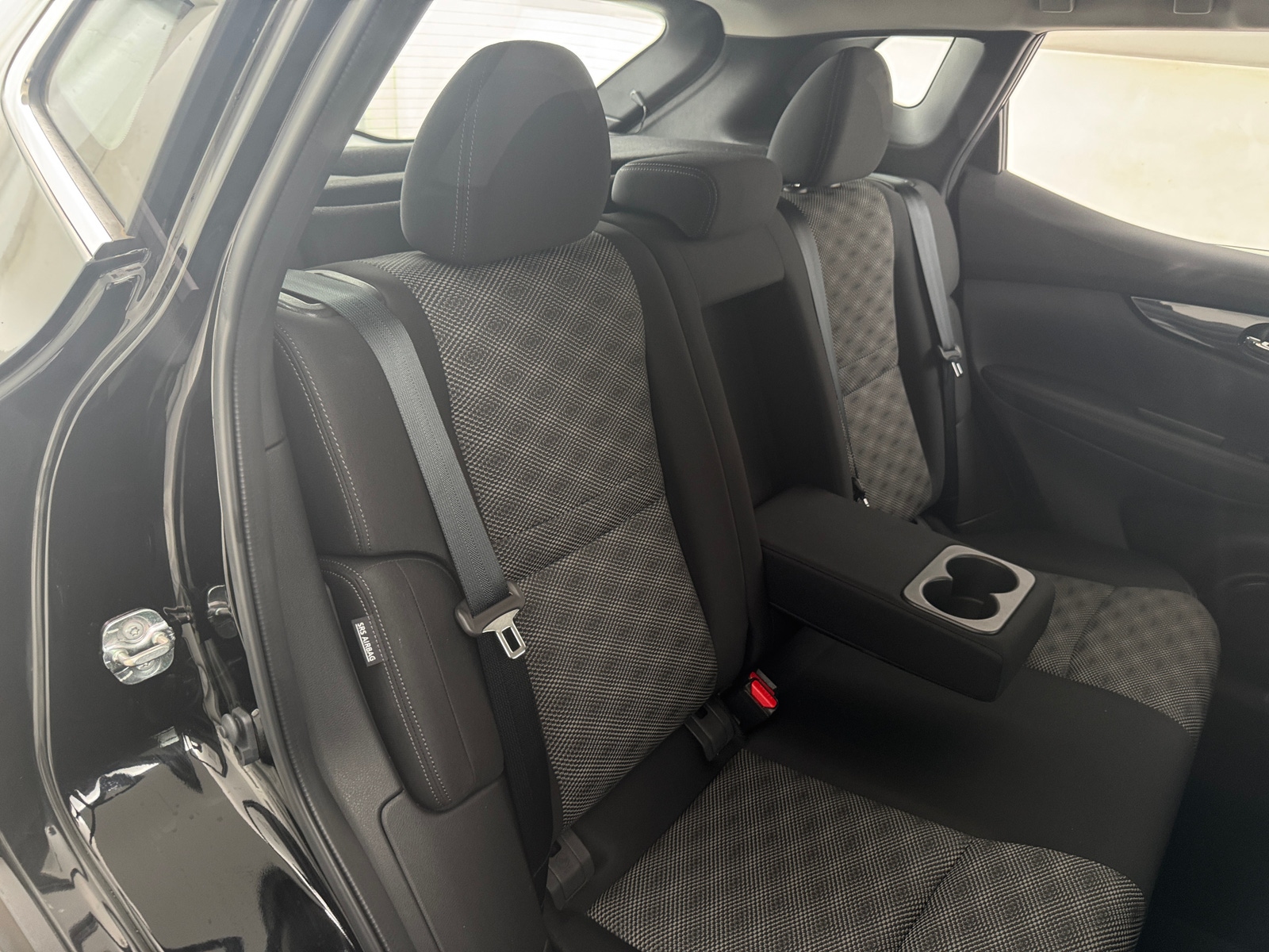 Thumbnail: 2020 Nissan Rogue Sport - 6