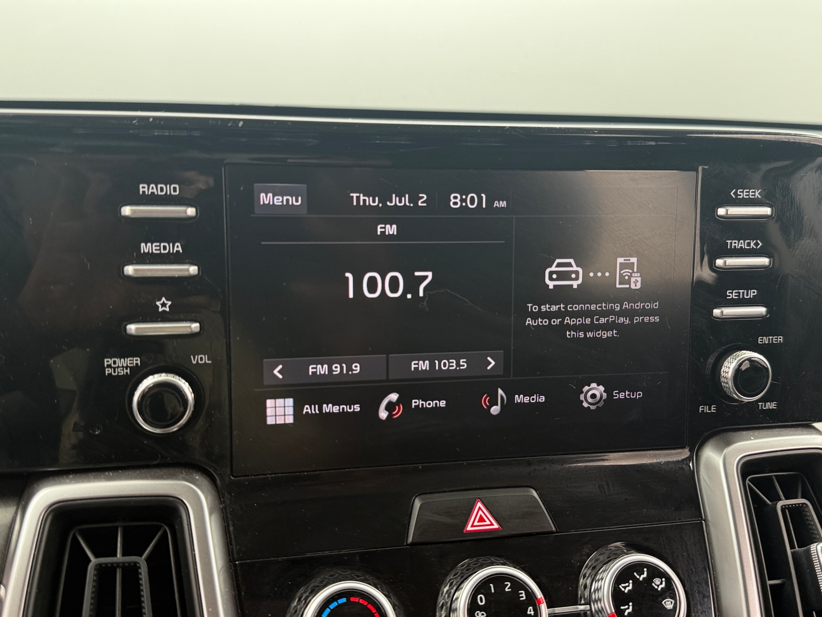 Thumbnail: 2023 Kia Sorento - 4