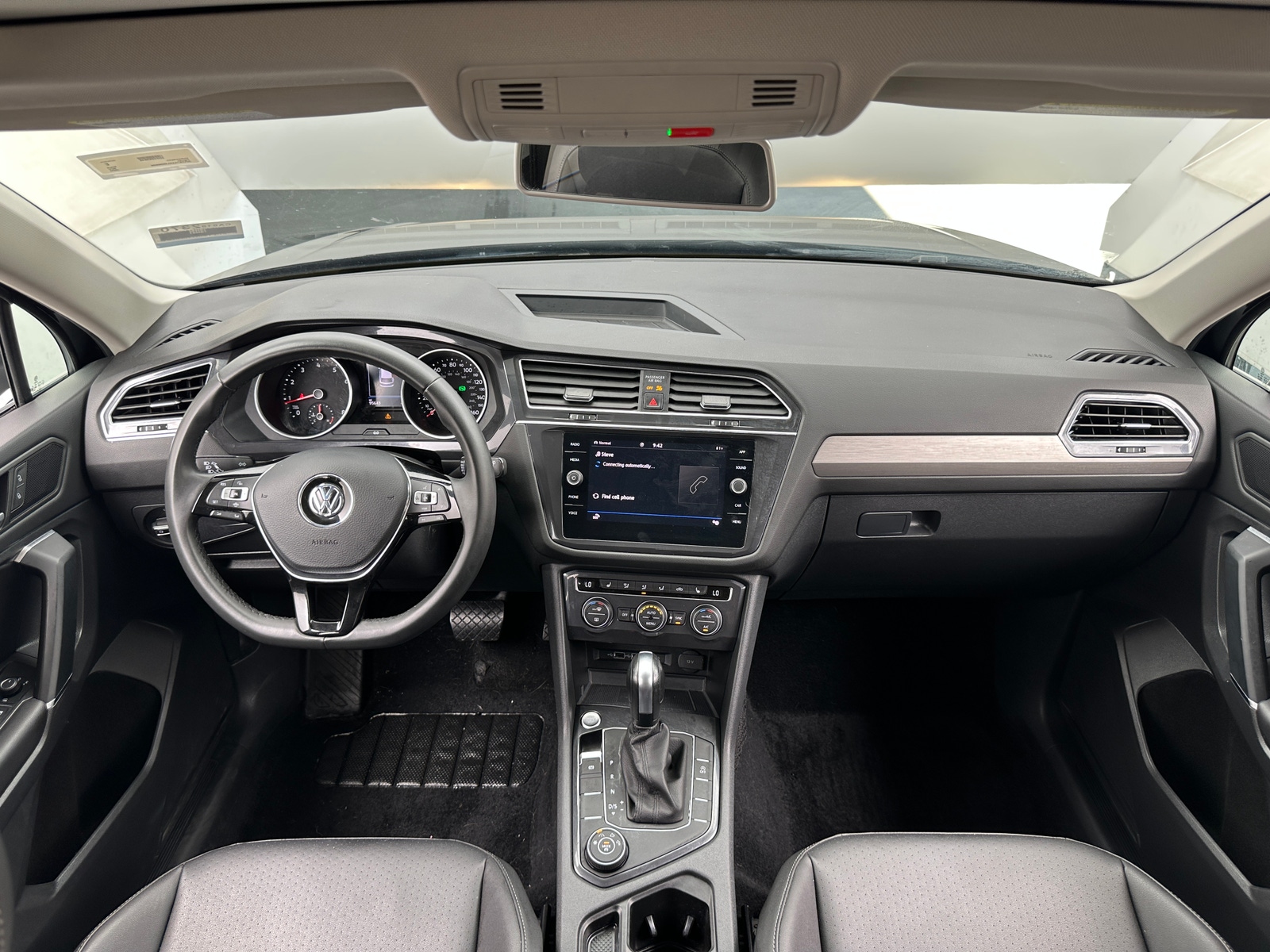 Thumbnail: 2020 Volkswagen Tiguan - 2