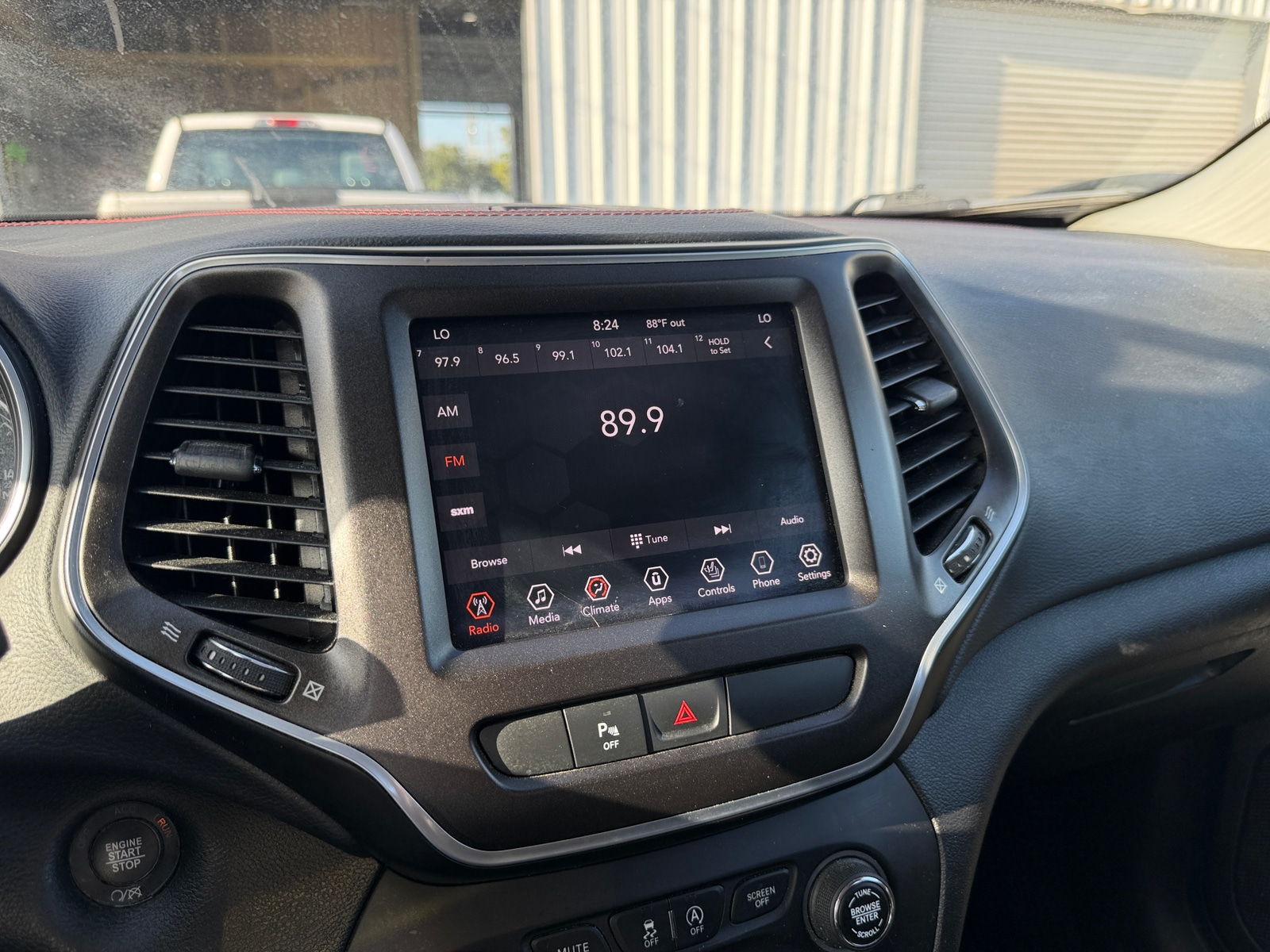 Thumbnail: 2020 Jeep Cherokee - 4