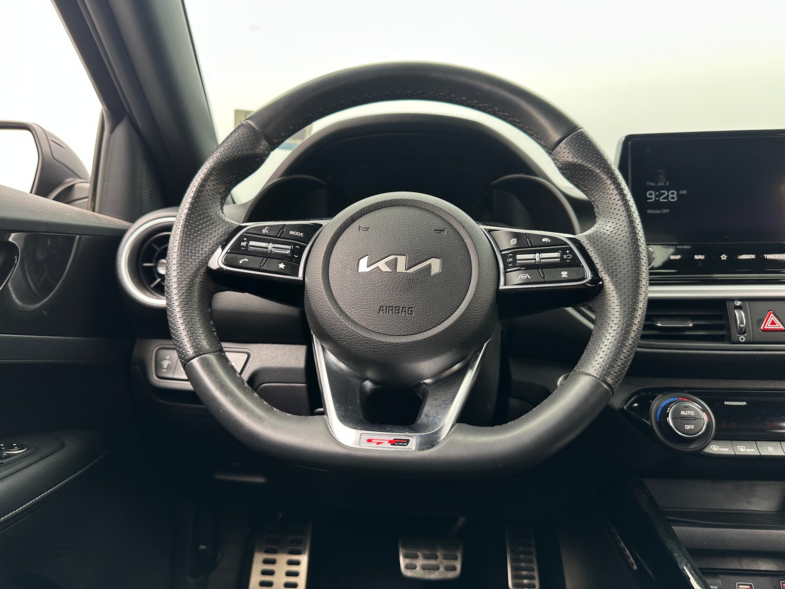 Thumbnail: 2023 Kia Forte - 5