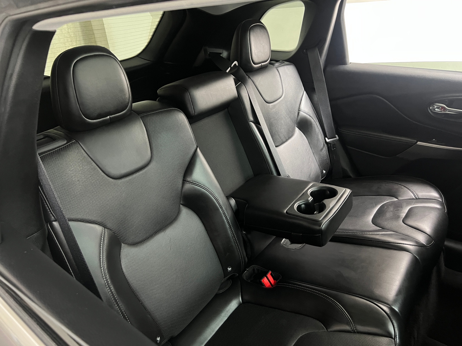 Thumbnail: 2019 Jeep Cherokee - 5