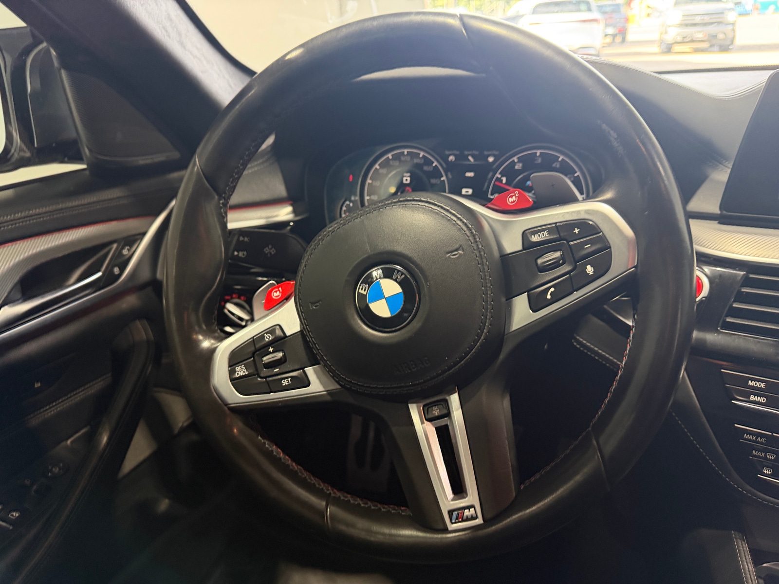 Thumbnail: 2019 BMW M5 - 4