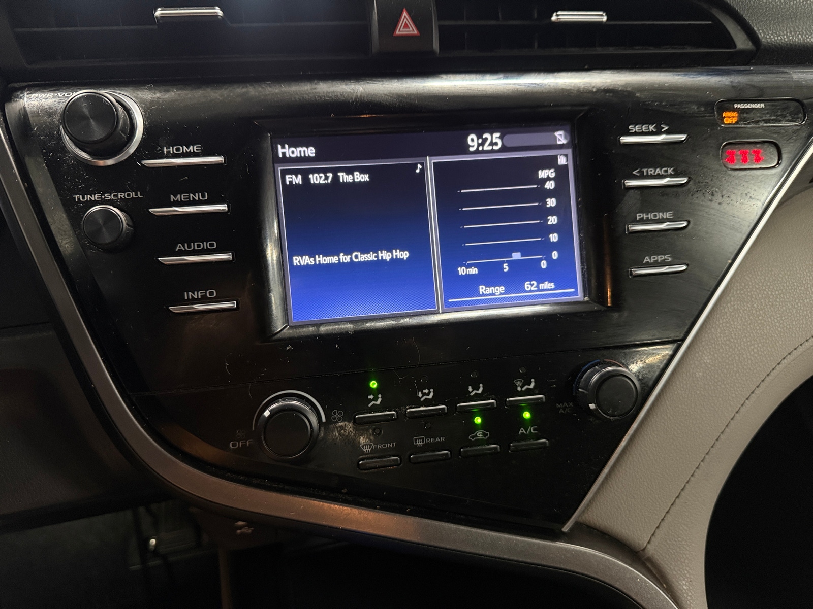 Thumbnail: 2018 Toyota Camry - 4