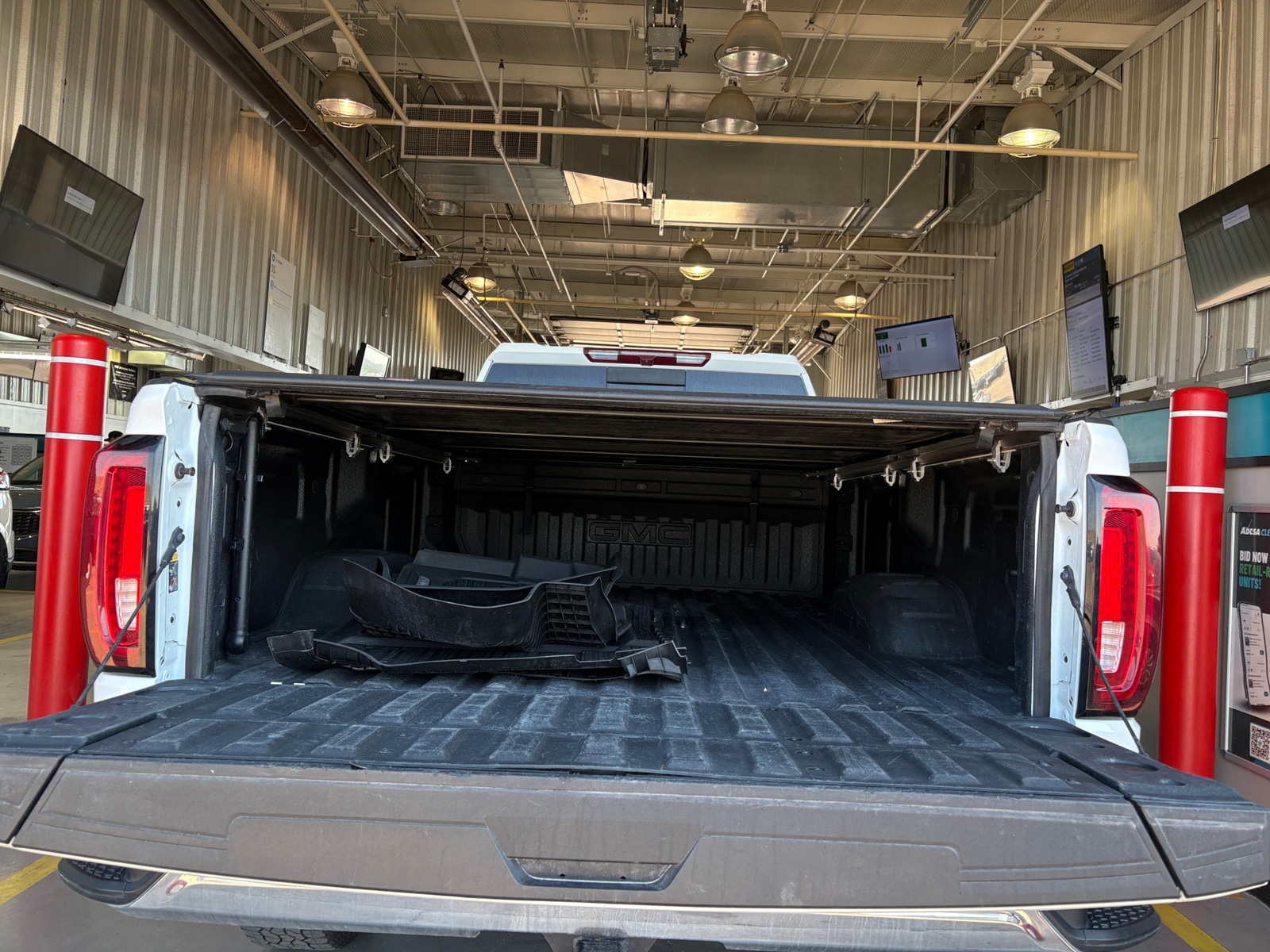 Thumbnail: 2021 GMC Sierra 2500 - 6