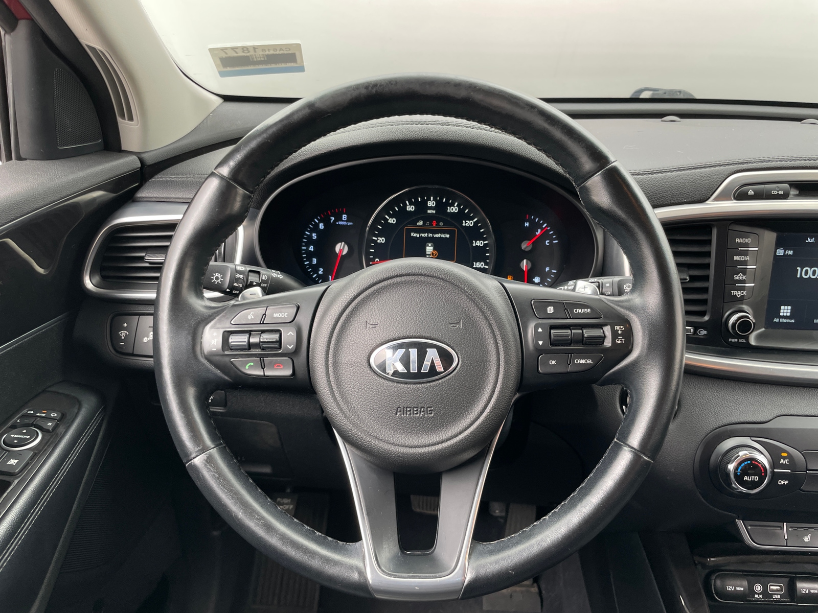 Thumbnail: 2017 Kia Sorento - 4