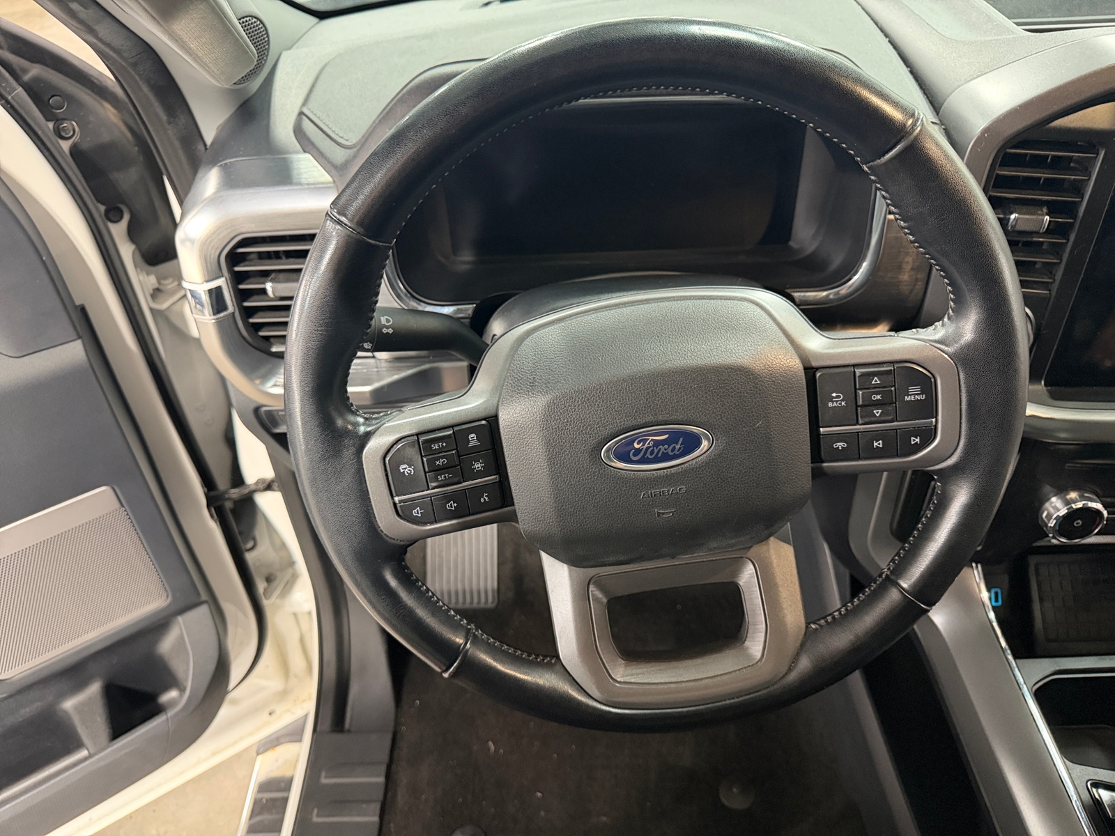 Thumbnail: 2022 Ford Econoline - 4