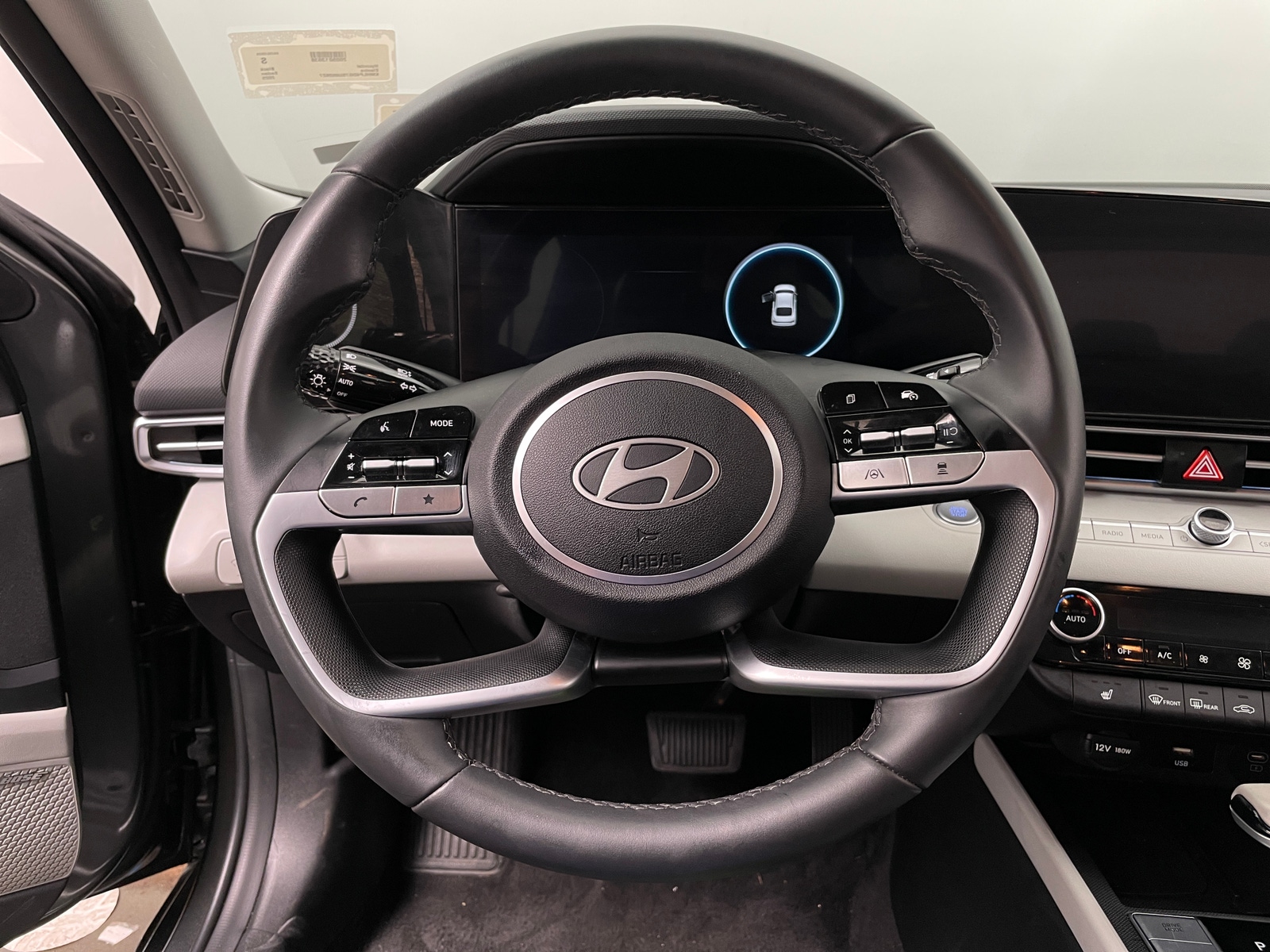 Thumbnail: 2025 Hyundai Elantra - 4