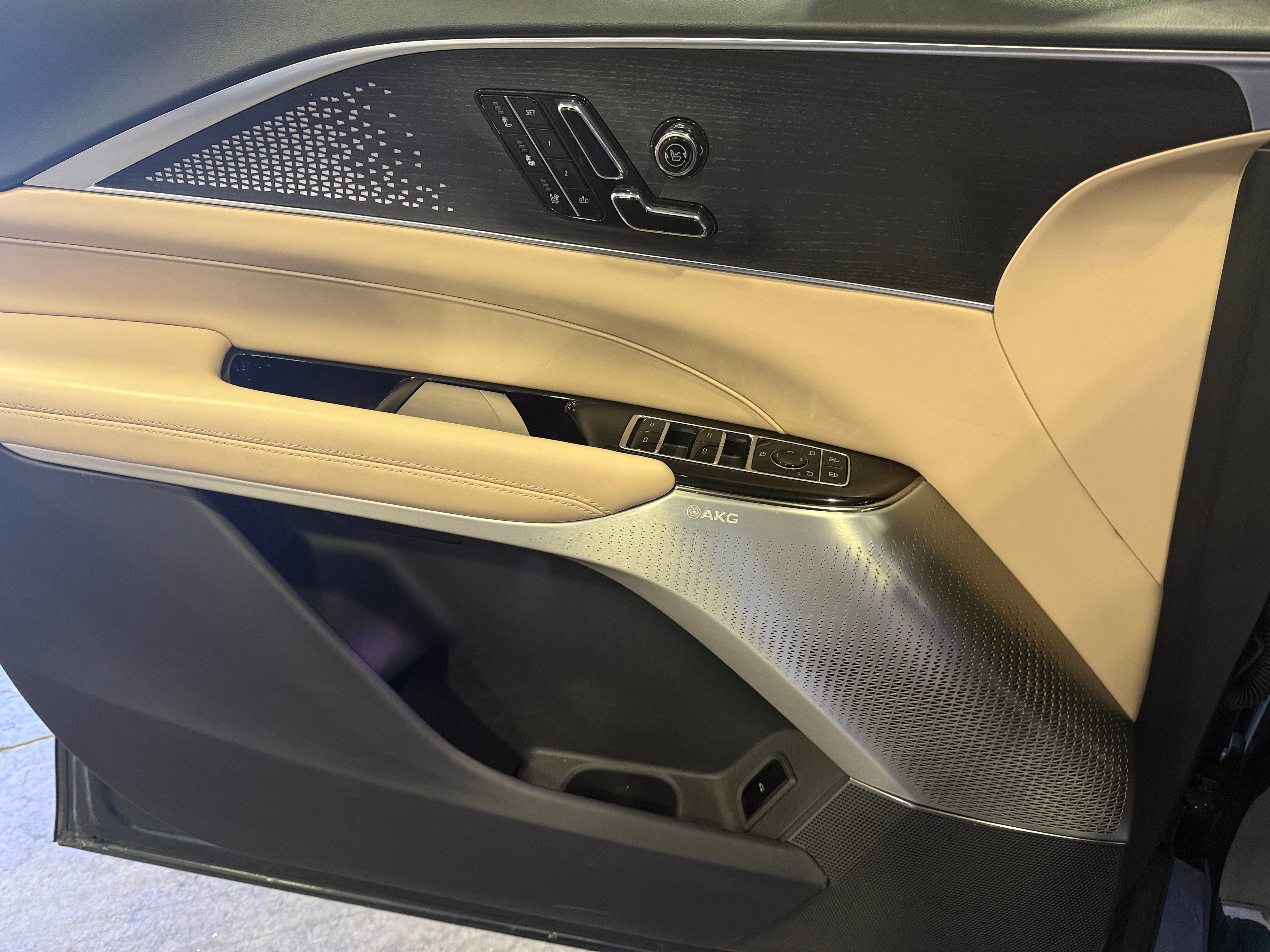 Used 2024 Cadillac LYRIQ Sport 3 with VIN 1GYKPWRL9RZ115266 for sale in Auburn, WA