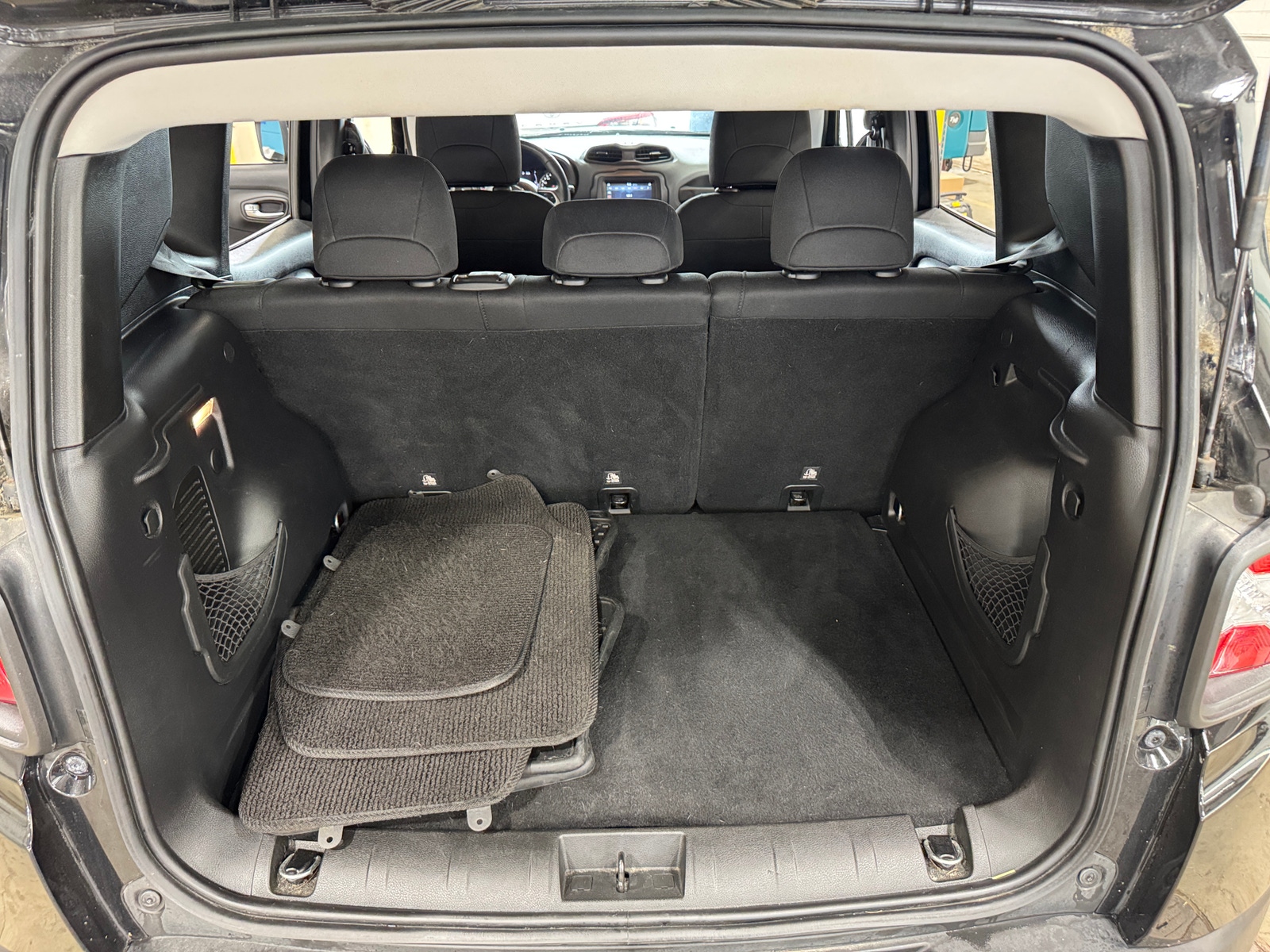 Thumbnail: 2019 Jeep Renegade - 7