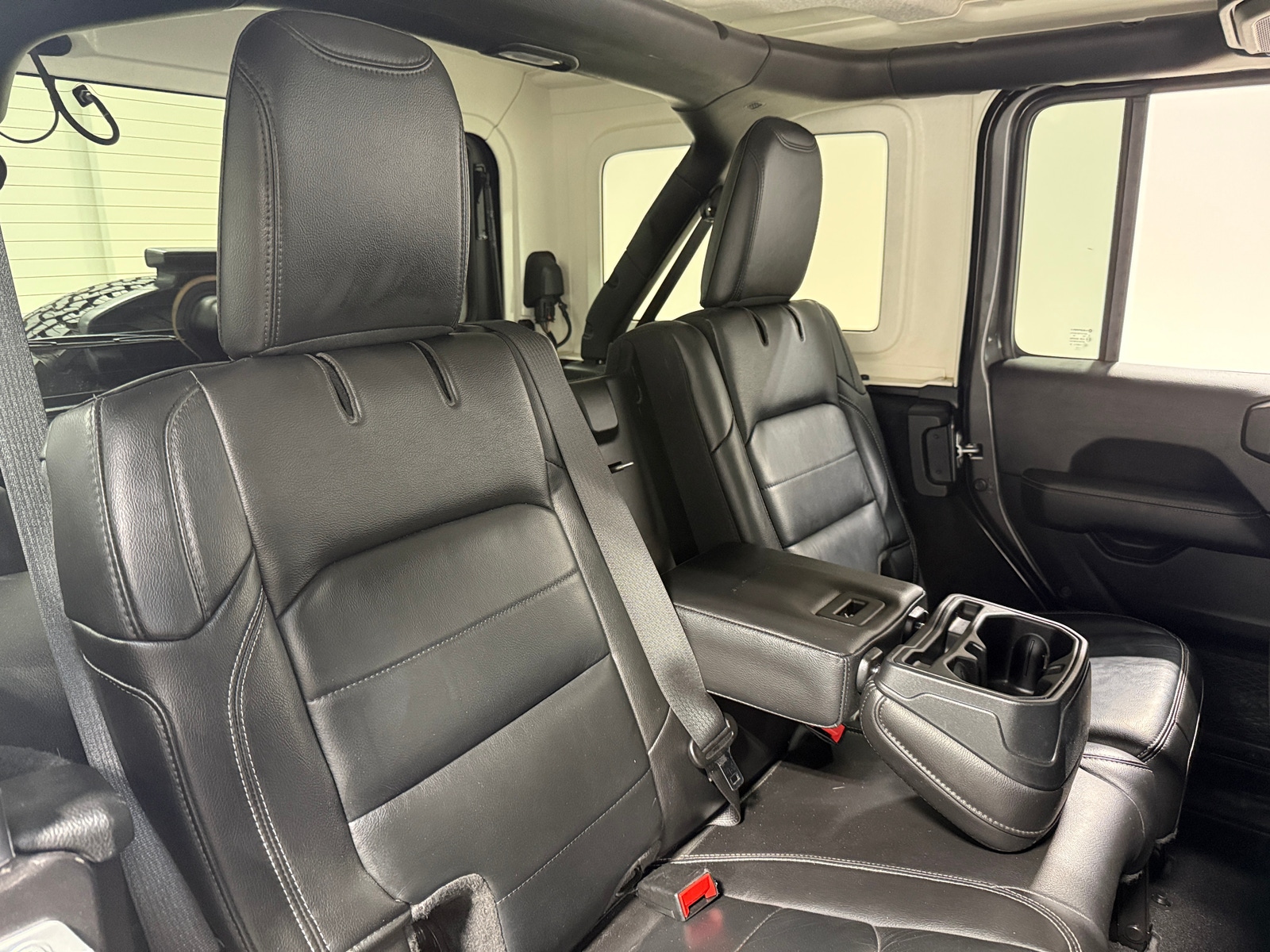 Thumbnail: 2019 Jeep Wrangler - 6