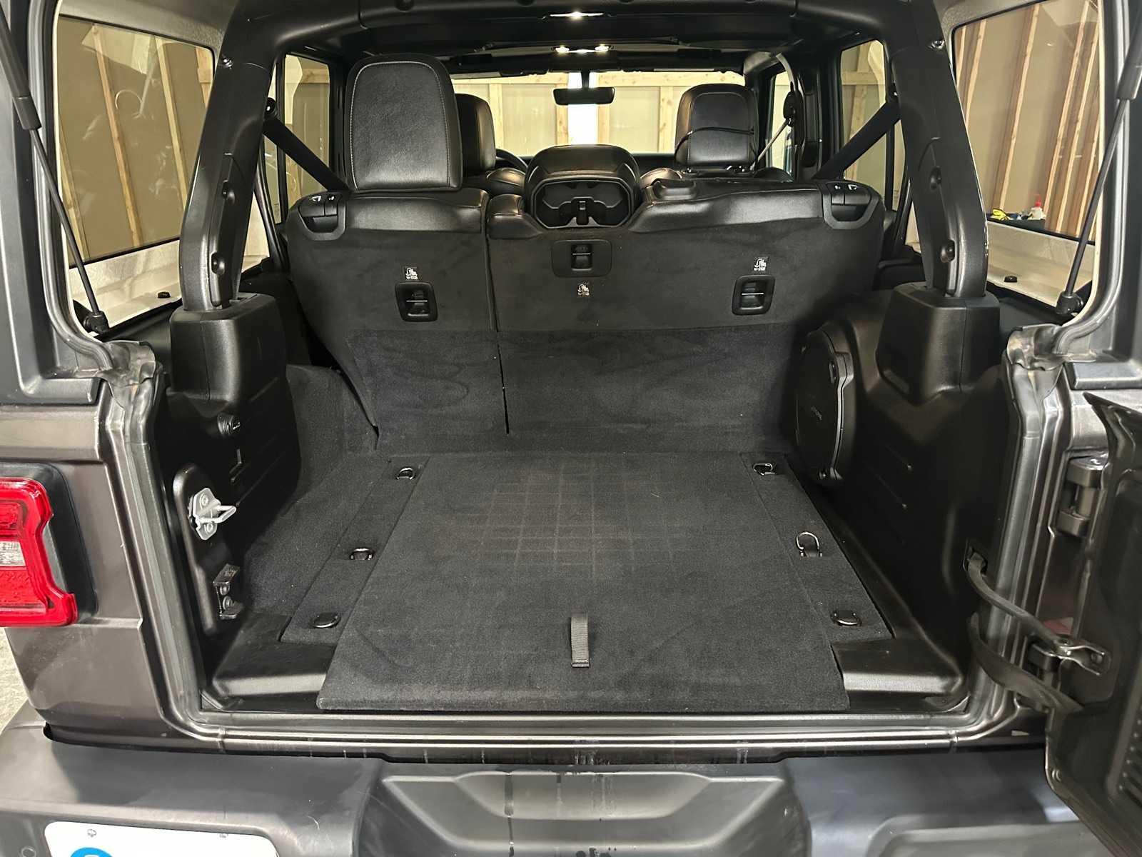Thumbnail: 2019 Jeep Wrangler - 7