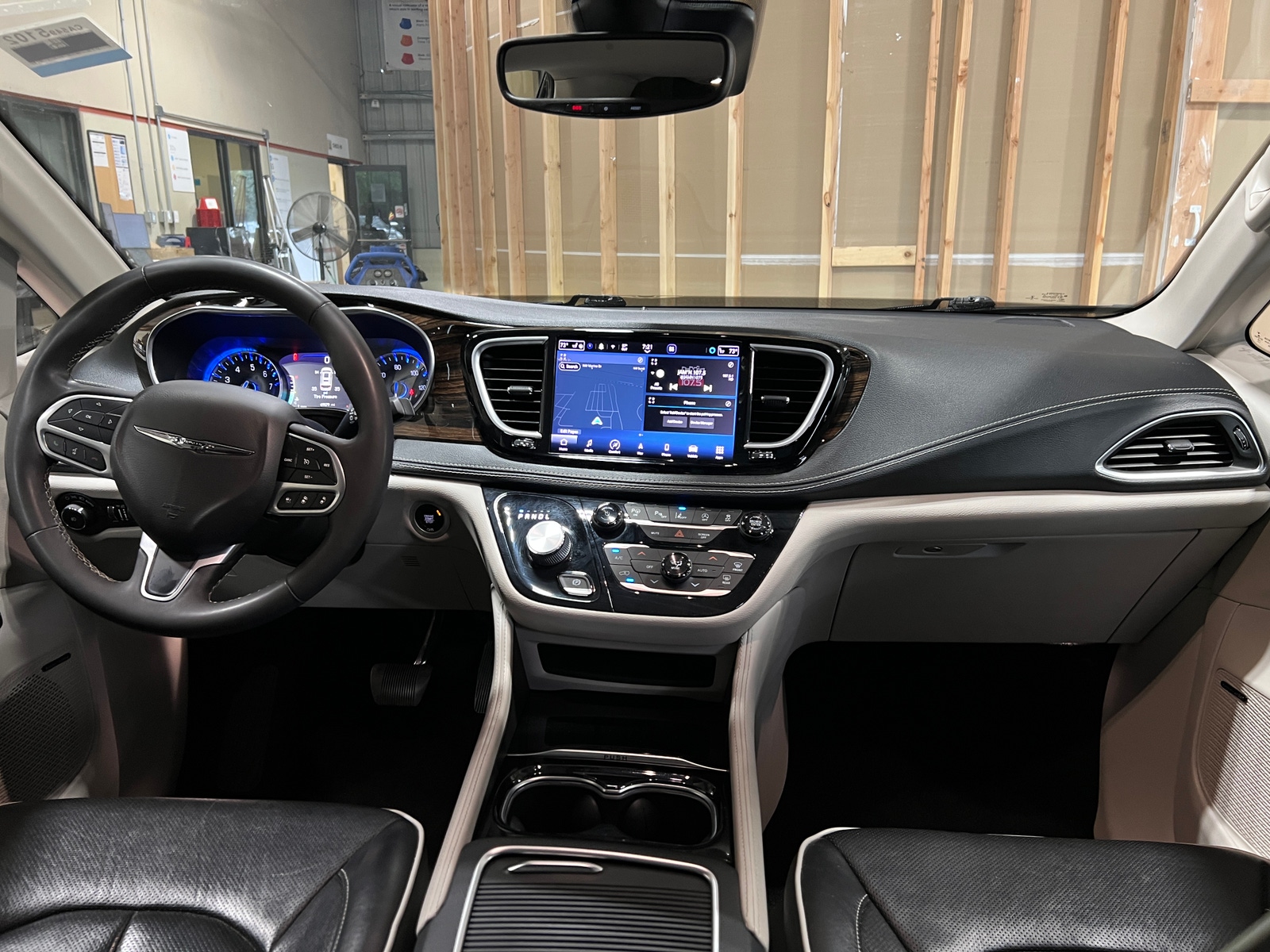 Thumbnail: 2022 Chrysler Pacifica - 2