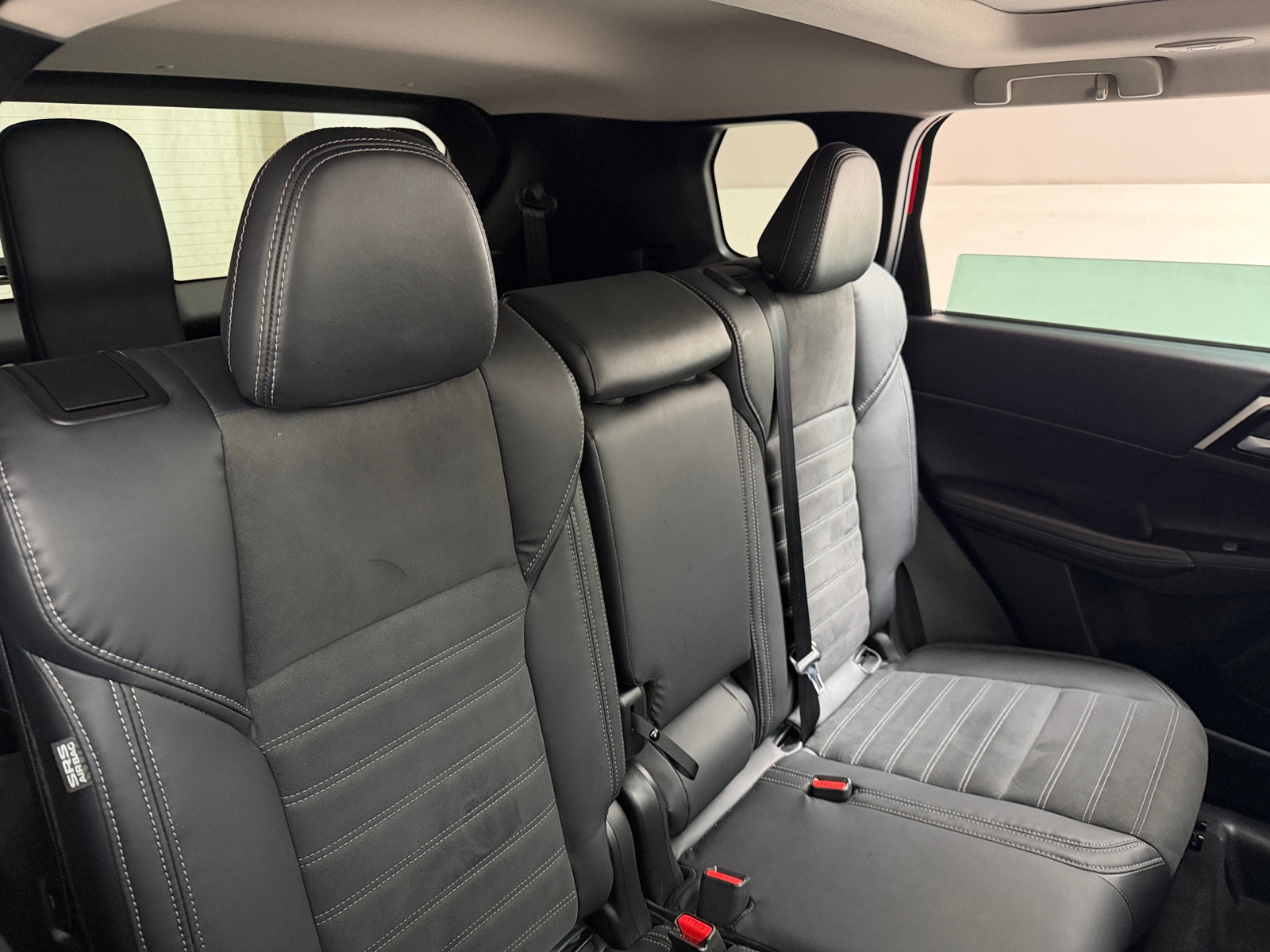 Thumbnail: 2023 Mitsubishi Outlander - 5