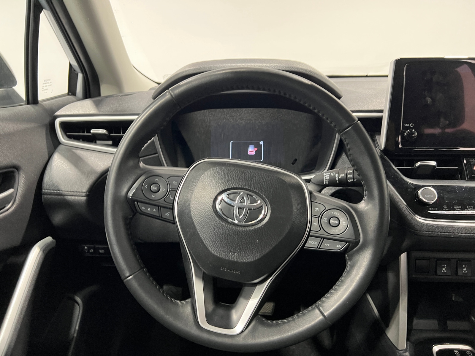 Thumbnail: 2025 Toyota Corolla Cross - 4